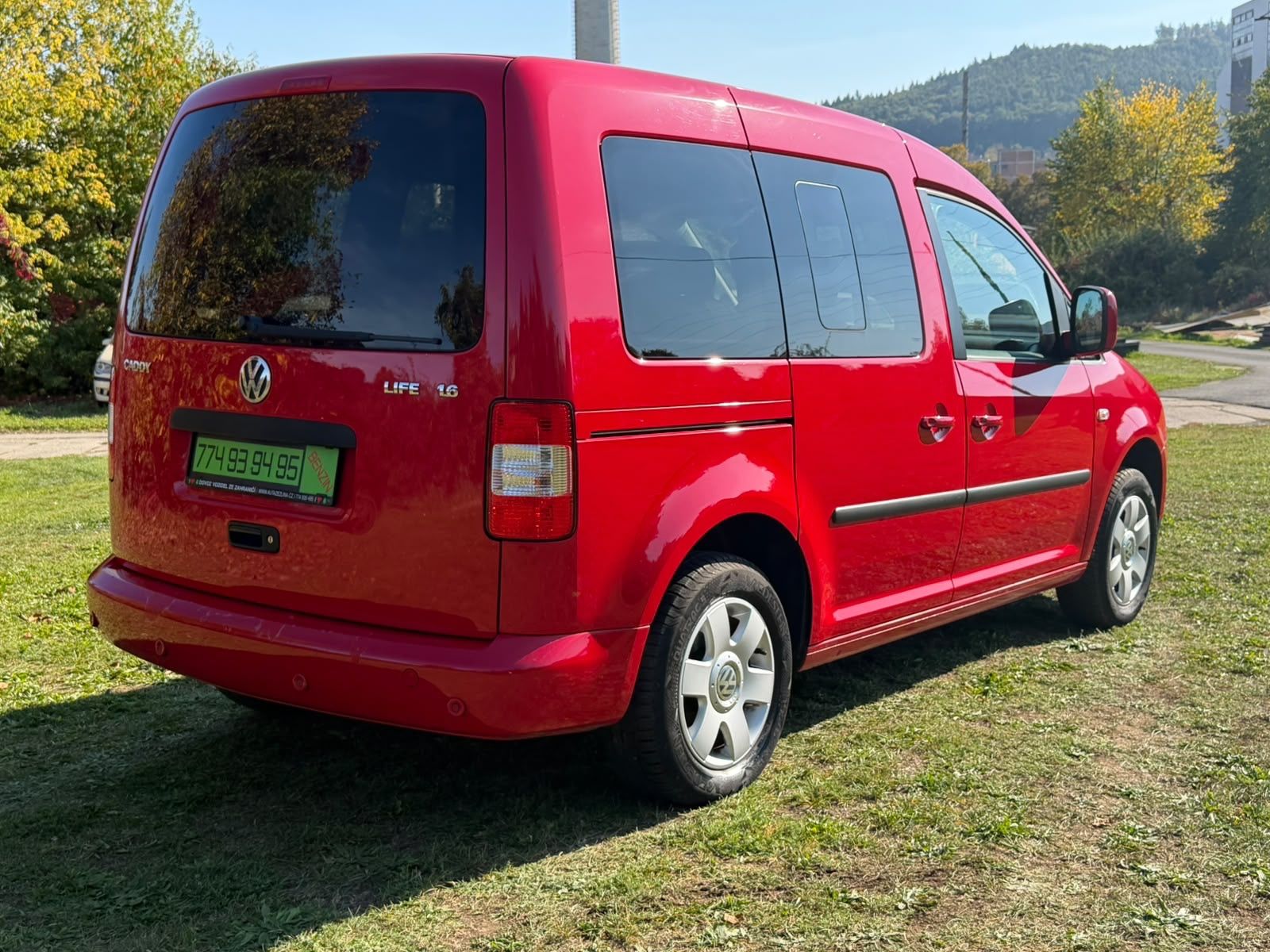 Volkswagen Caddy, LIFE 1,6 MPI - PARK. SENZORY - fotka 5