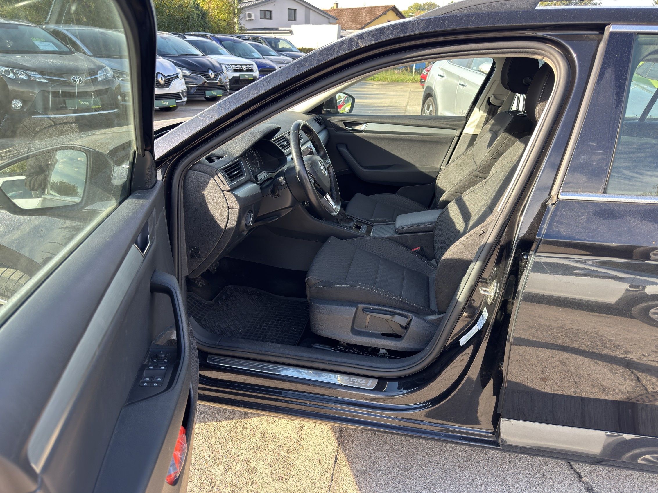 Škoda Superb, 1.6 TDi 88 kW Ambition - fotka 4