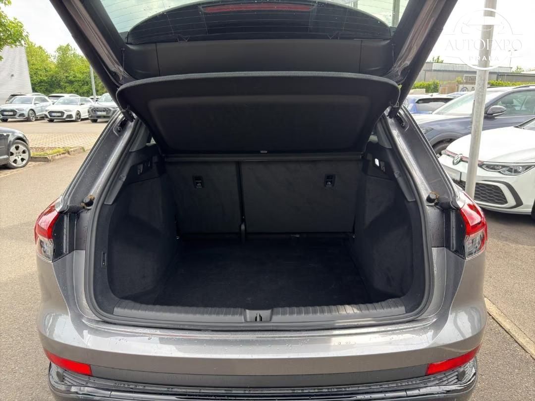 Audi Q4 e-tron, 40 S Line *Kamera* - fotka 6