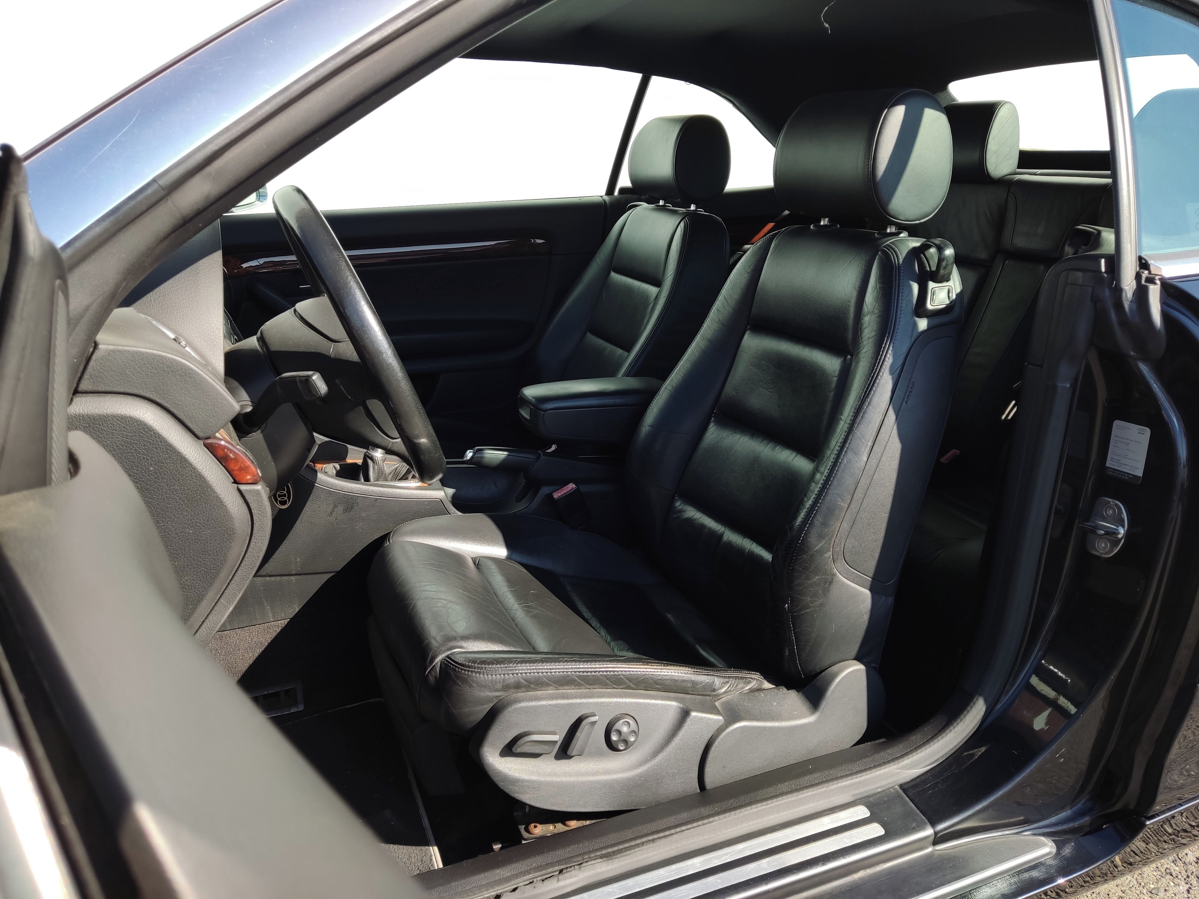 Audi A4, 2.4 V6 125 kW Cabriolet - fotka 6