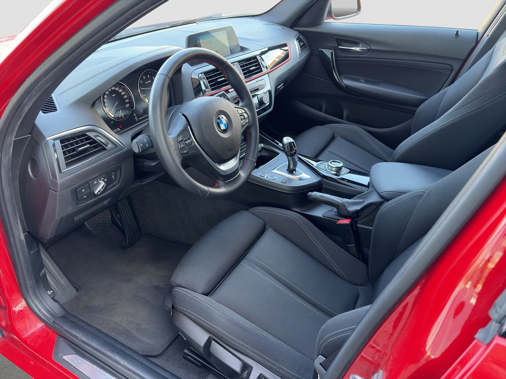 BMW Řada 1, 118i 5dveřové, Hatchback - fotka 5