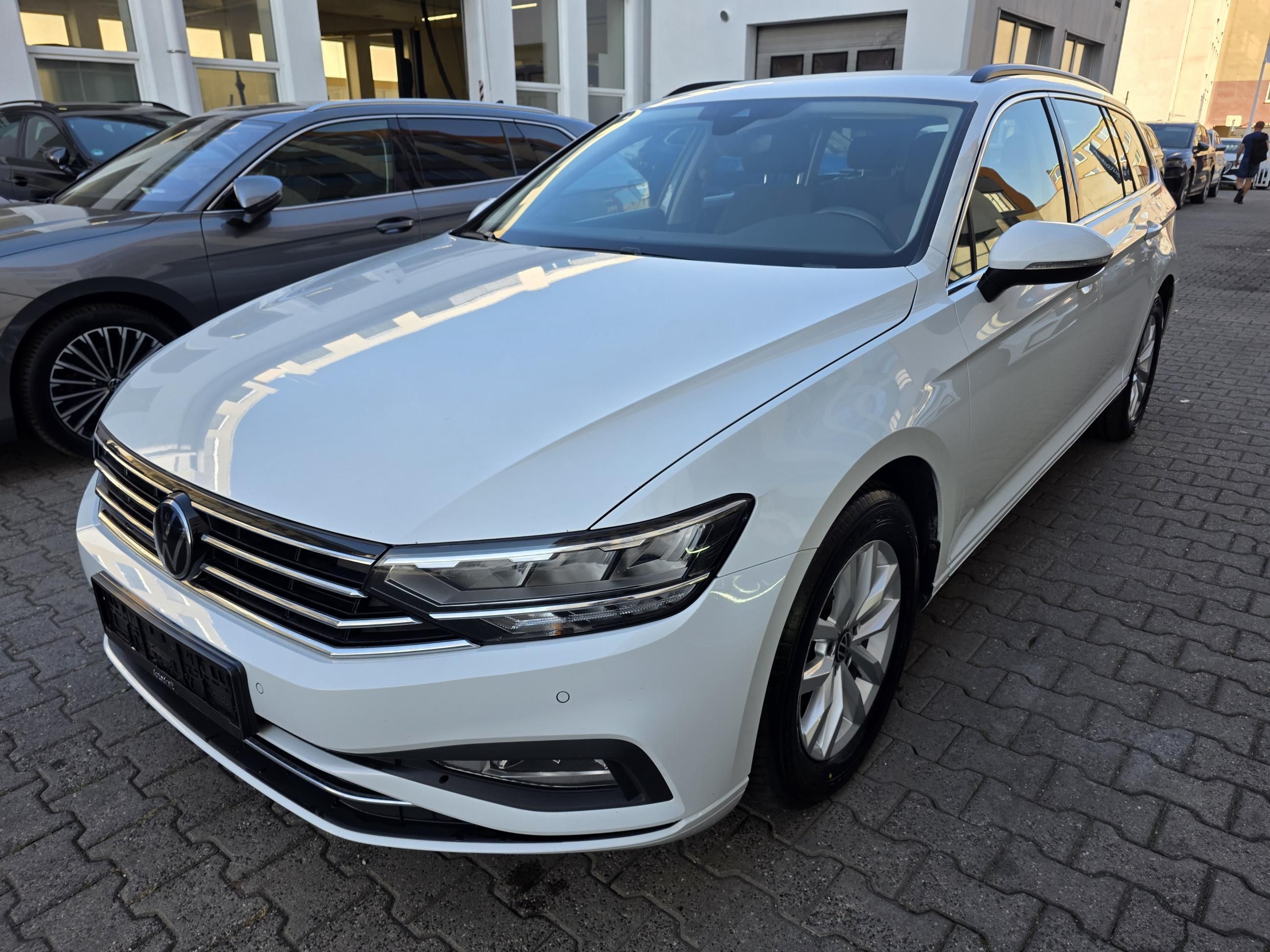 Volkswagen Passat Variant, 2.0 TDI 110kW DSG / Tažné - fotka 2