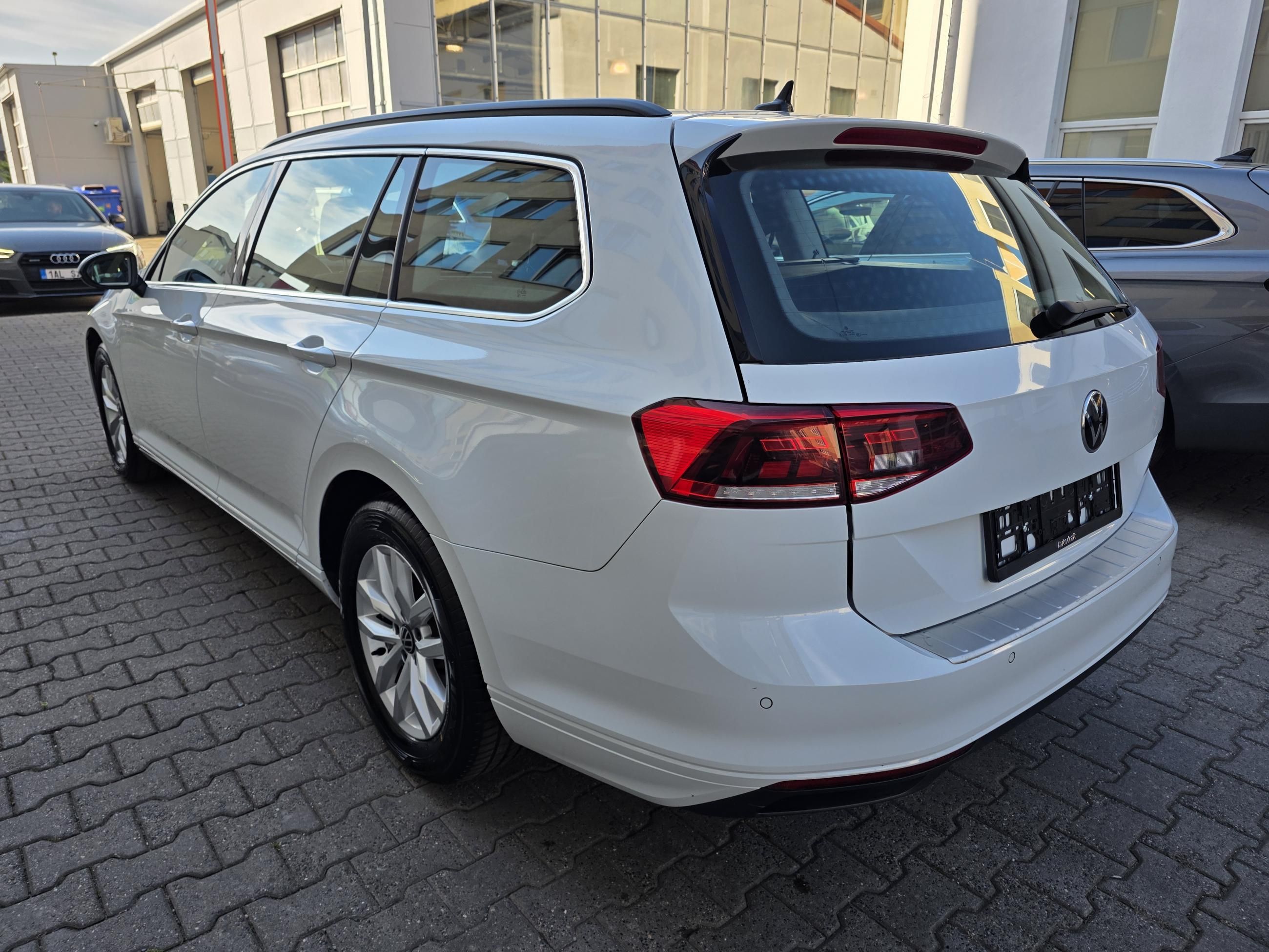 Volkswagen Passat Variant, 2.0 TDI 110kW DSG / Tažné - fotka 4