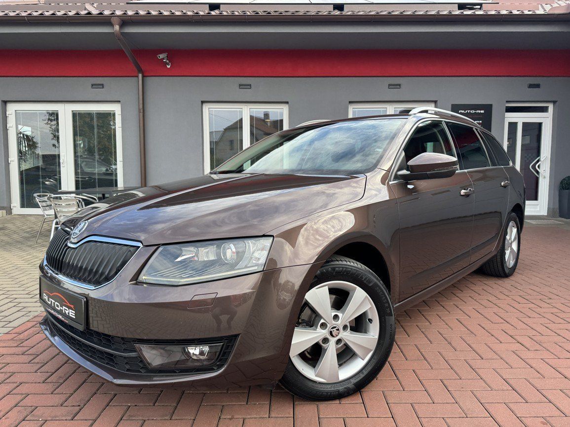 Škoda Octavia, 1.2TSi Xenony Navi Digi Klima - fotka 4
