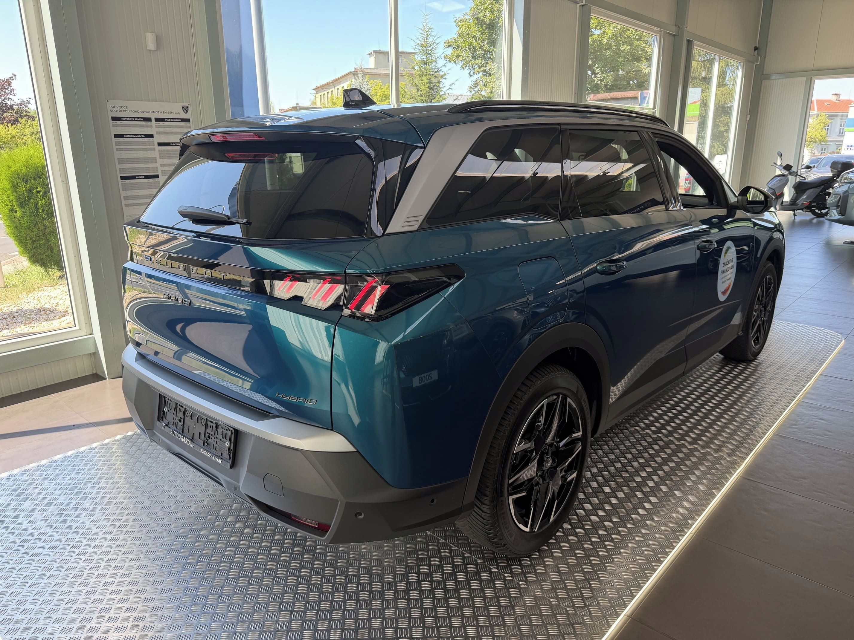 Peugeot 5008, BUSINESS Hybrid 145 e-DCS - fotka 4