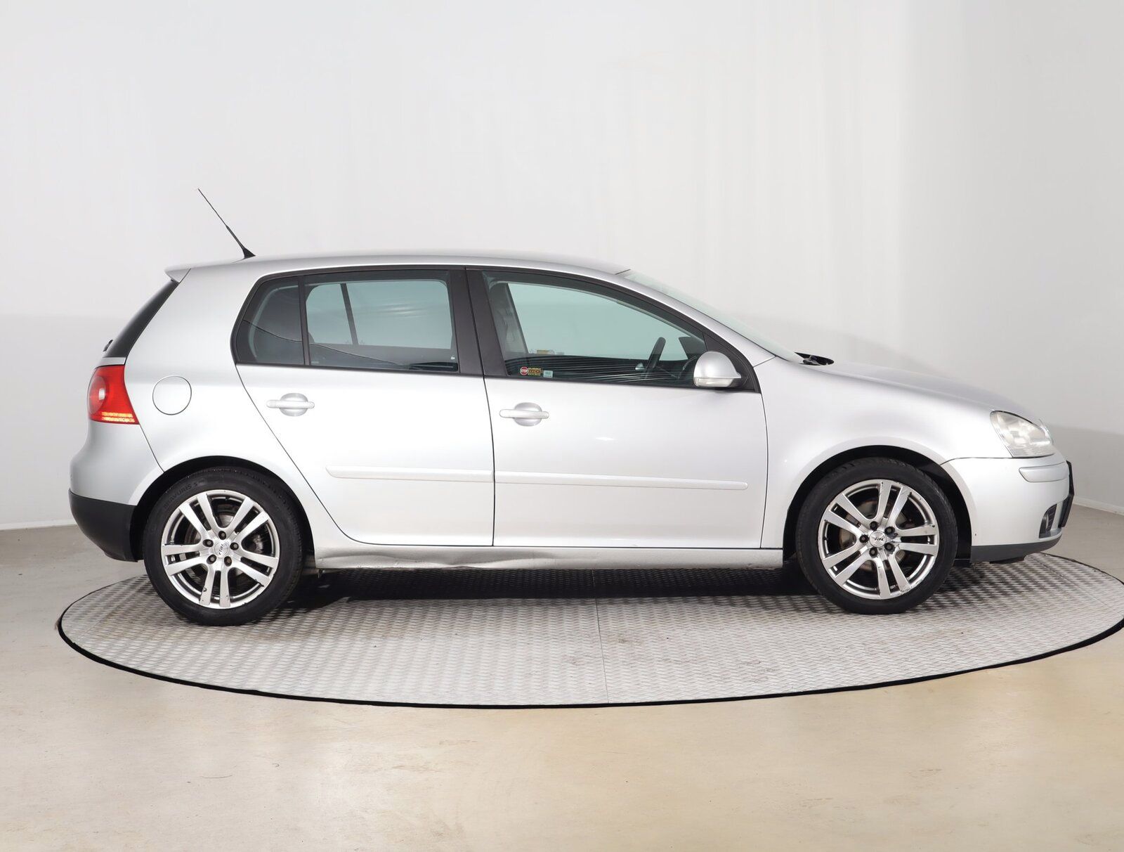 Volkswagen Golf, 1.9 TDI, Automatická klima - fotka 6