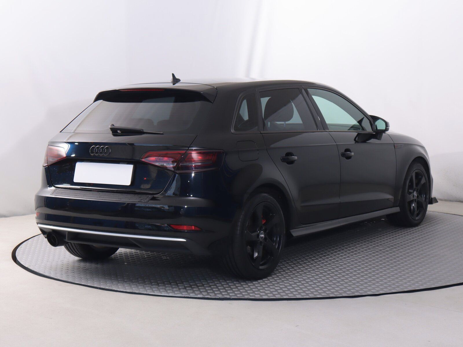 Audi A3, 1.6 TDI, Automat, Navi - fotka 5