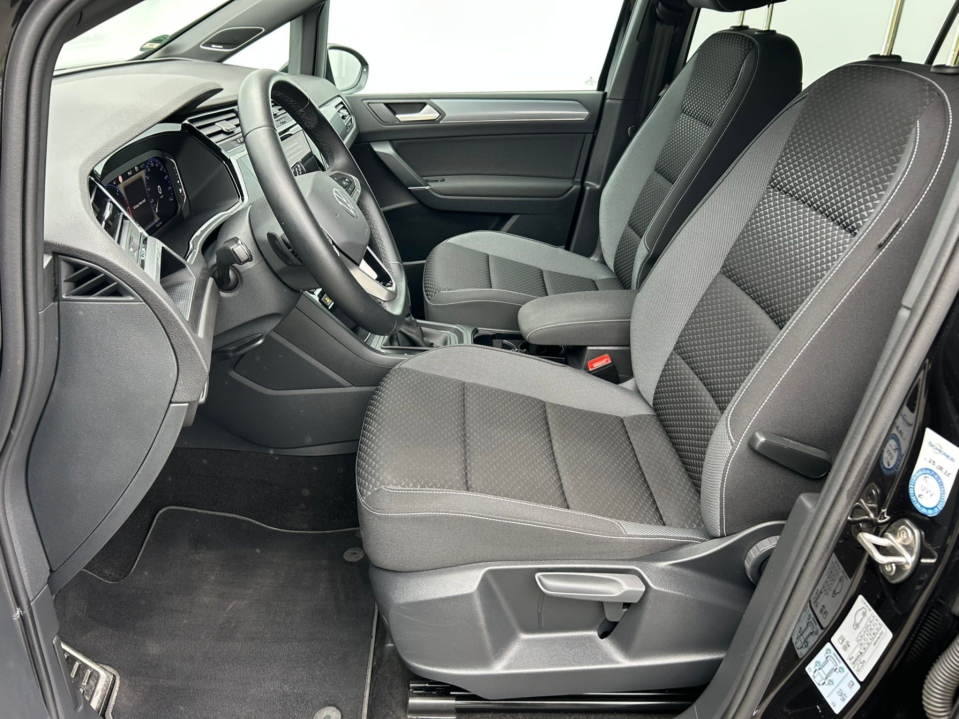 Volkswagen Touran, 2.0 TDI 110kW DSG  Webasto LED - fotka 6
