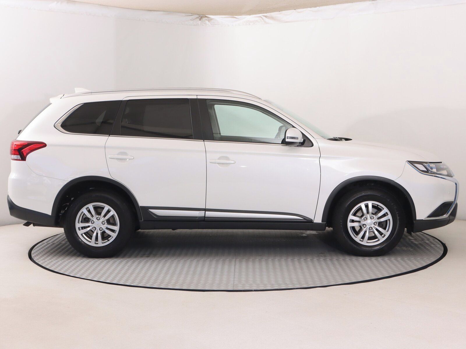 Mitsubishi Outlander, 2.0, Automat, Serv.kniha - fotka 6