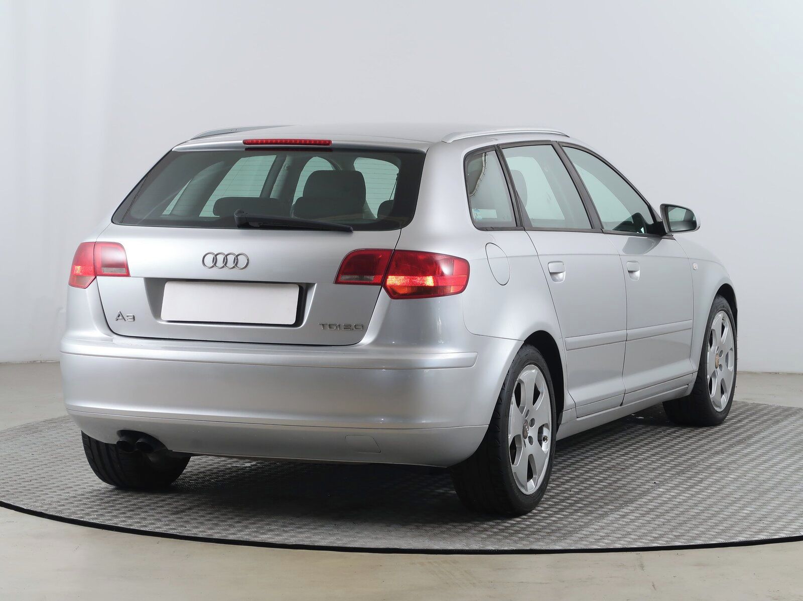 Audi A3, 2.0 TDI, po STK, rezervace - fotka 5