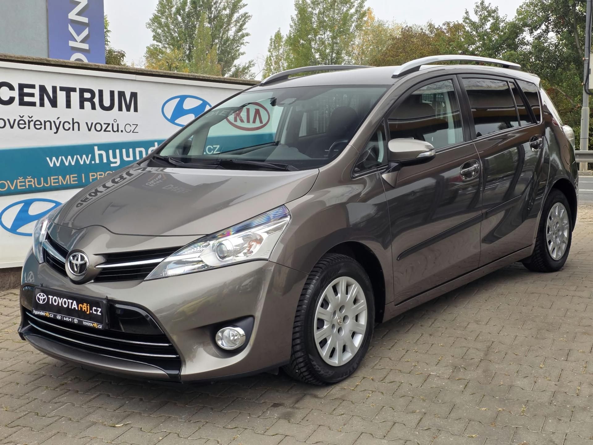 Toyota Verso, 1.8-2+3SEDAD.NÍZKÉ KM-TOP STAV - fotka 2
