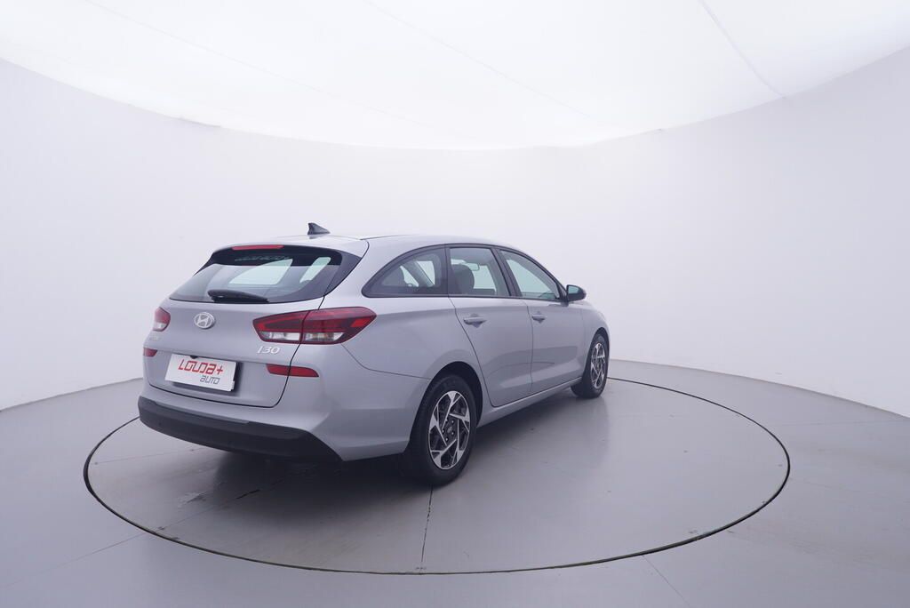 Hyundai i30, Comfort 1.0 GDI 73 kW - fotka 5