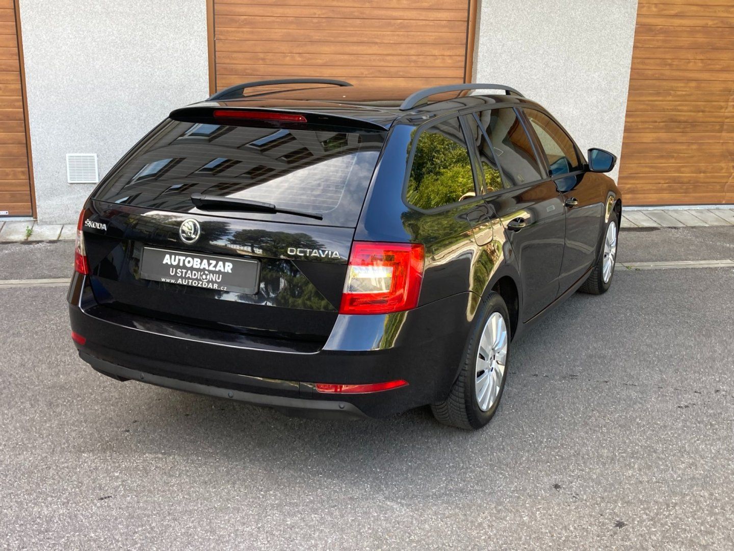 Škoda Octavia, 1,2 TSi klima Park.senzory - fotka 3