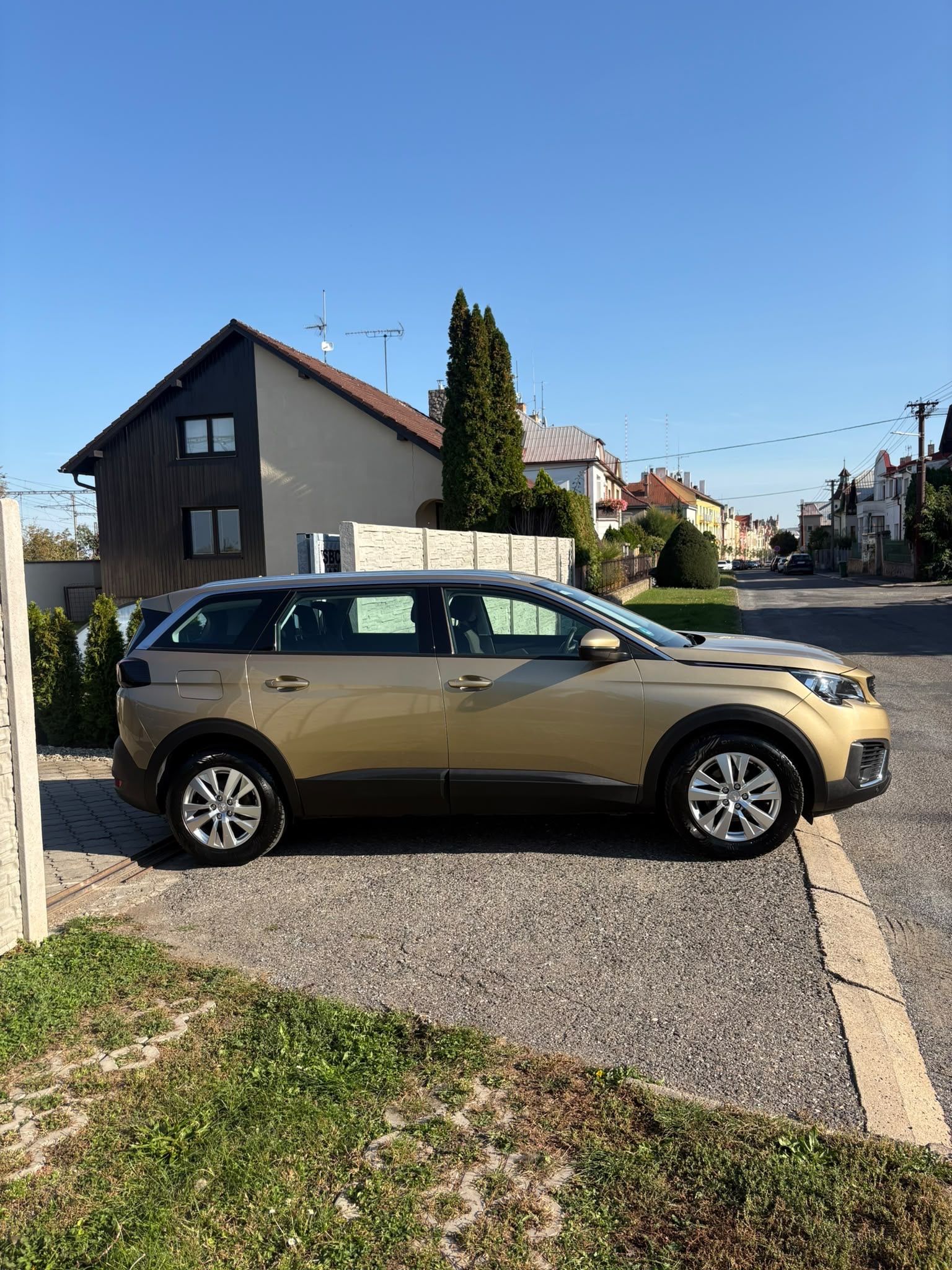 Peugeot 5008, 1.6HDi MAN6 88kW po servisu - fotka 2