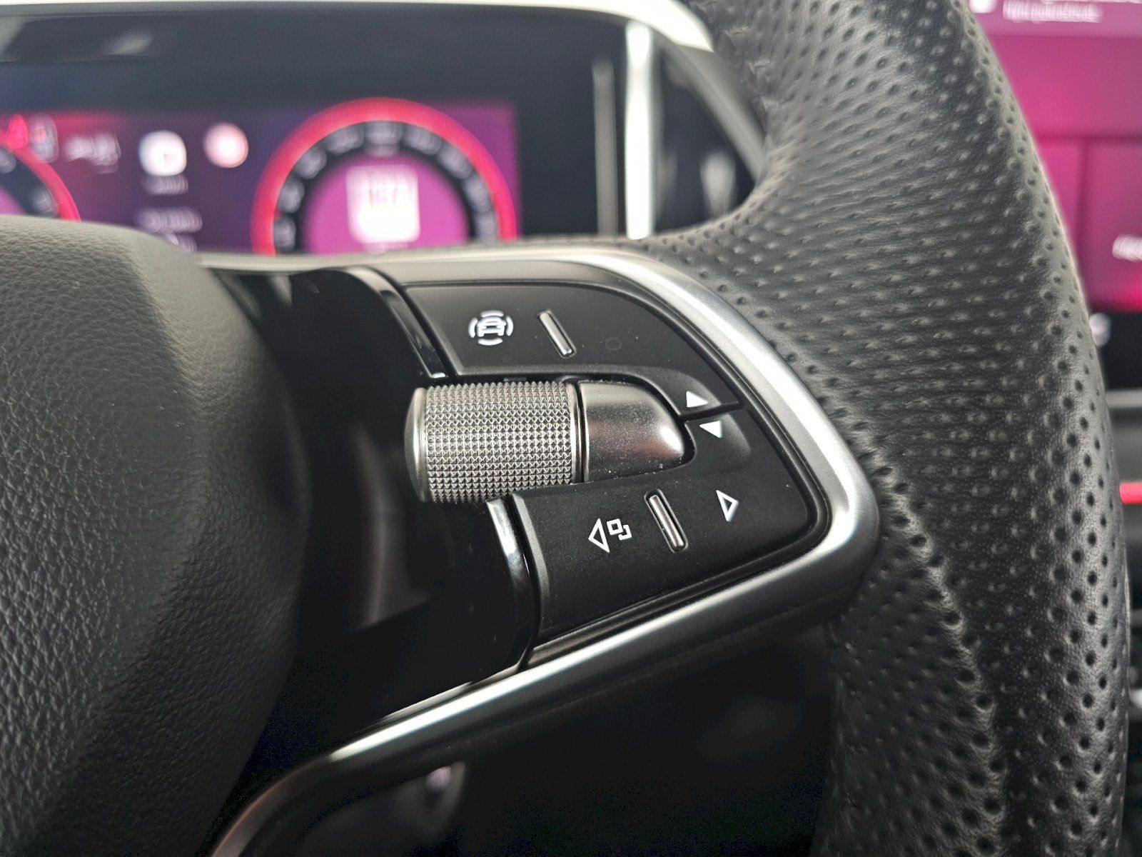 Škoda Kodiaq, 1.5TSI 110KW SPORTLINE TAŽNÉ N - fotka 6
