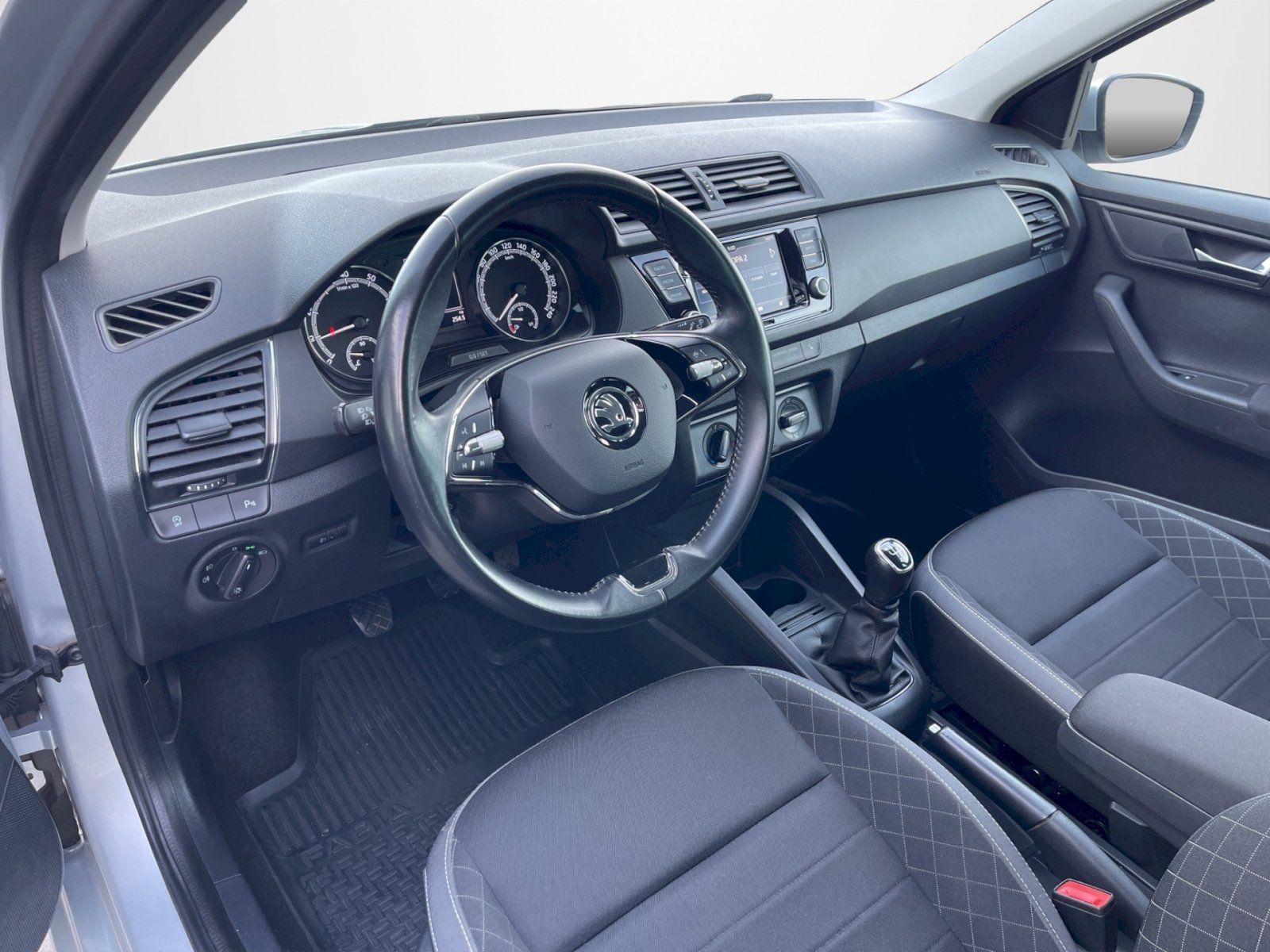 Škoda Fabia, 1.0 TSI 70kW Ambition Plus - fotka 5