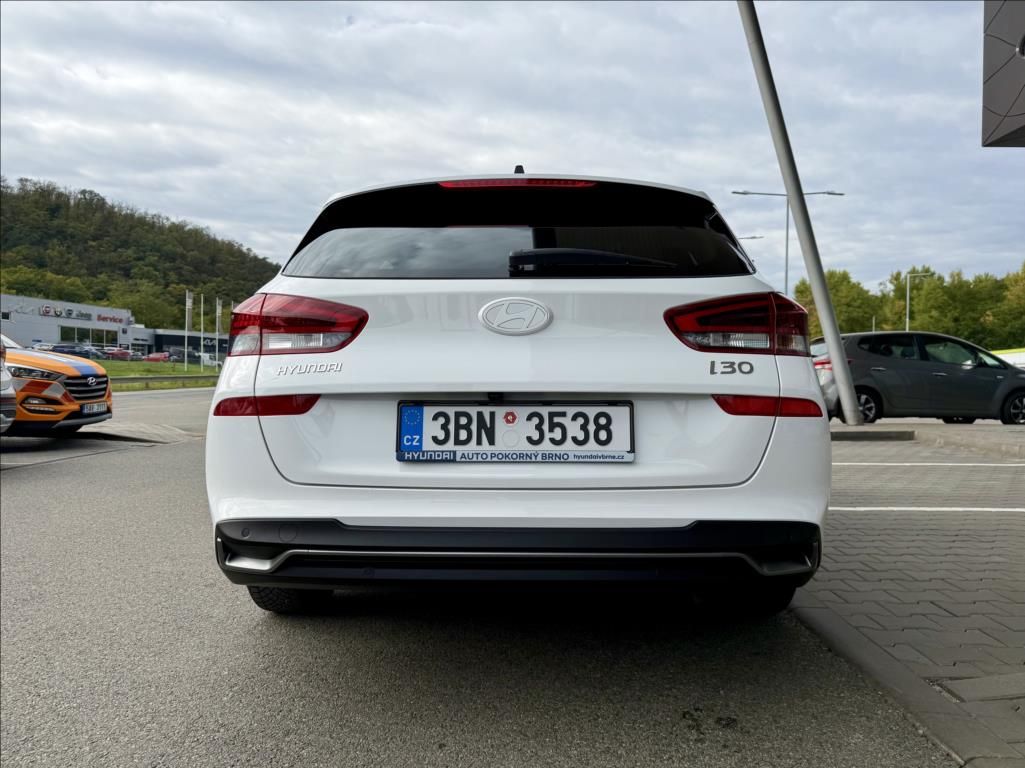 Hyundai i30, 1,5 i  FL WG Style - fotka 6