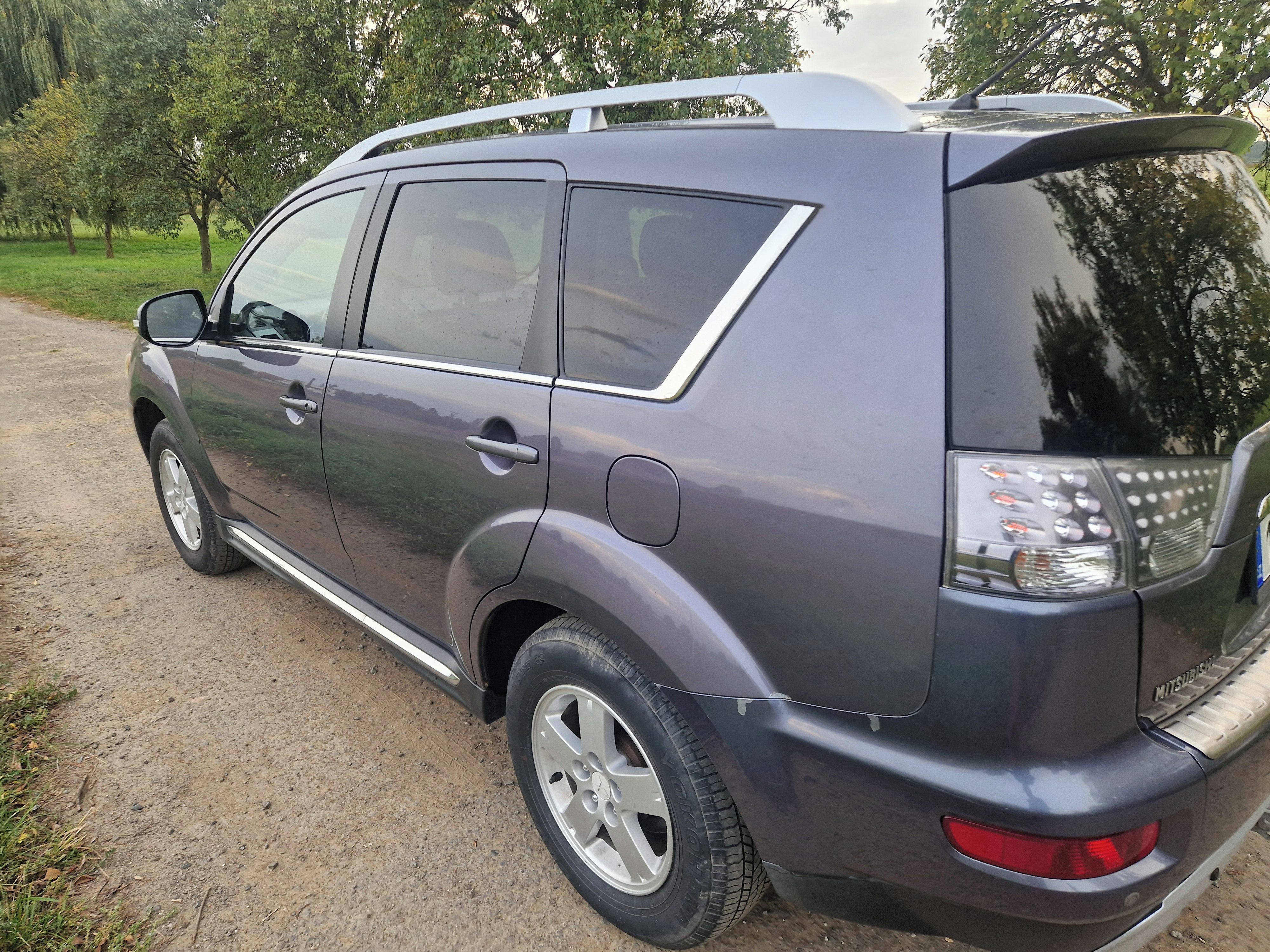 Mitsubishi Outlander, 2.0 DID - servisováno - fotka 5