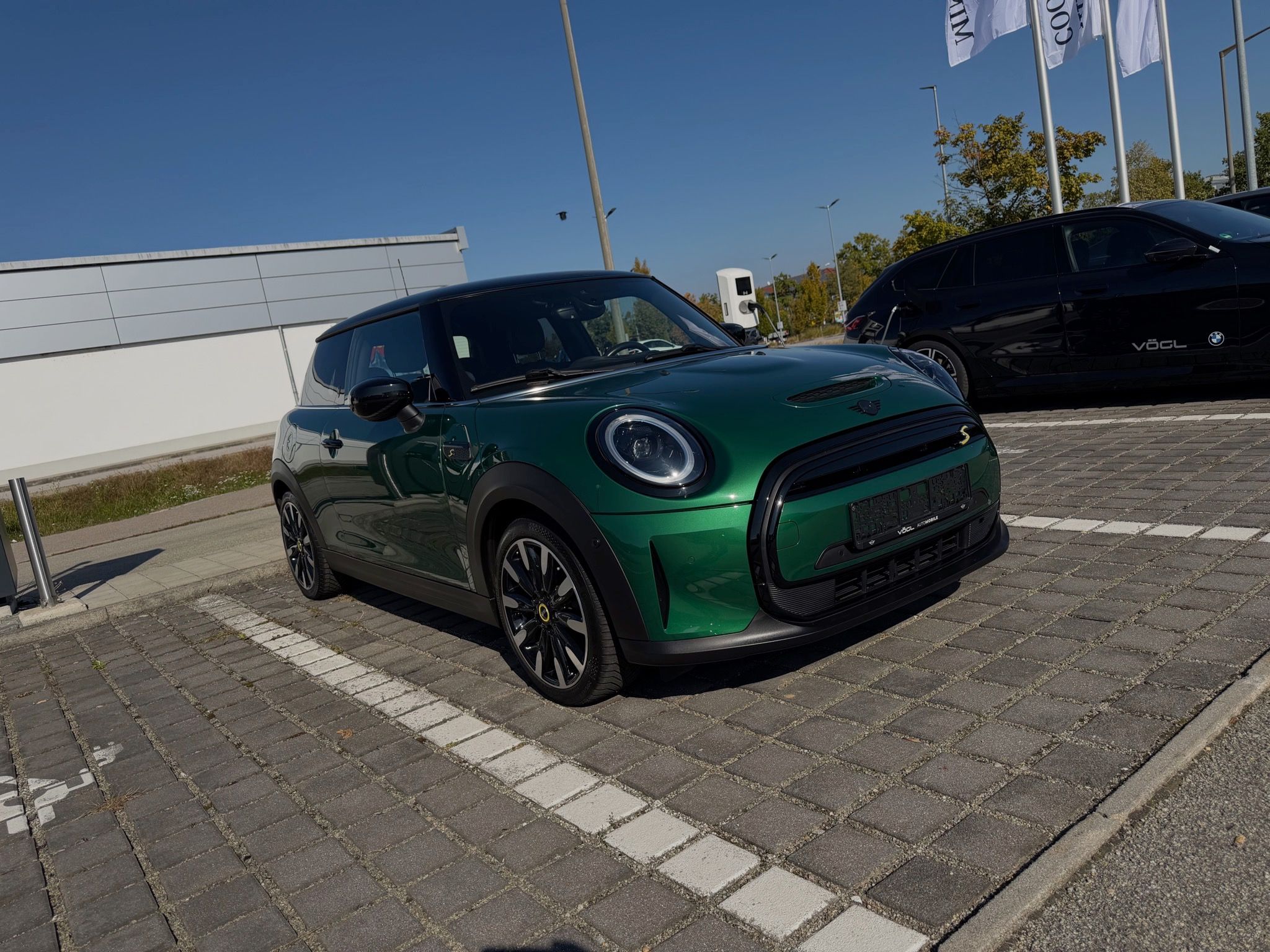 Mini Cooper, SE ACC KeyGo HuD Záruka 9/2028 - fotka 6
