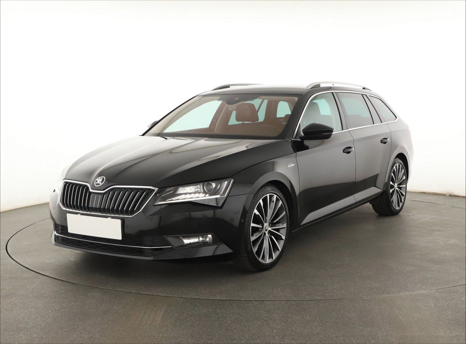 Škoda Superb, 2.0 TDI, Laurin&Klement - fotka 3