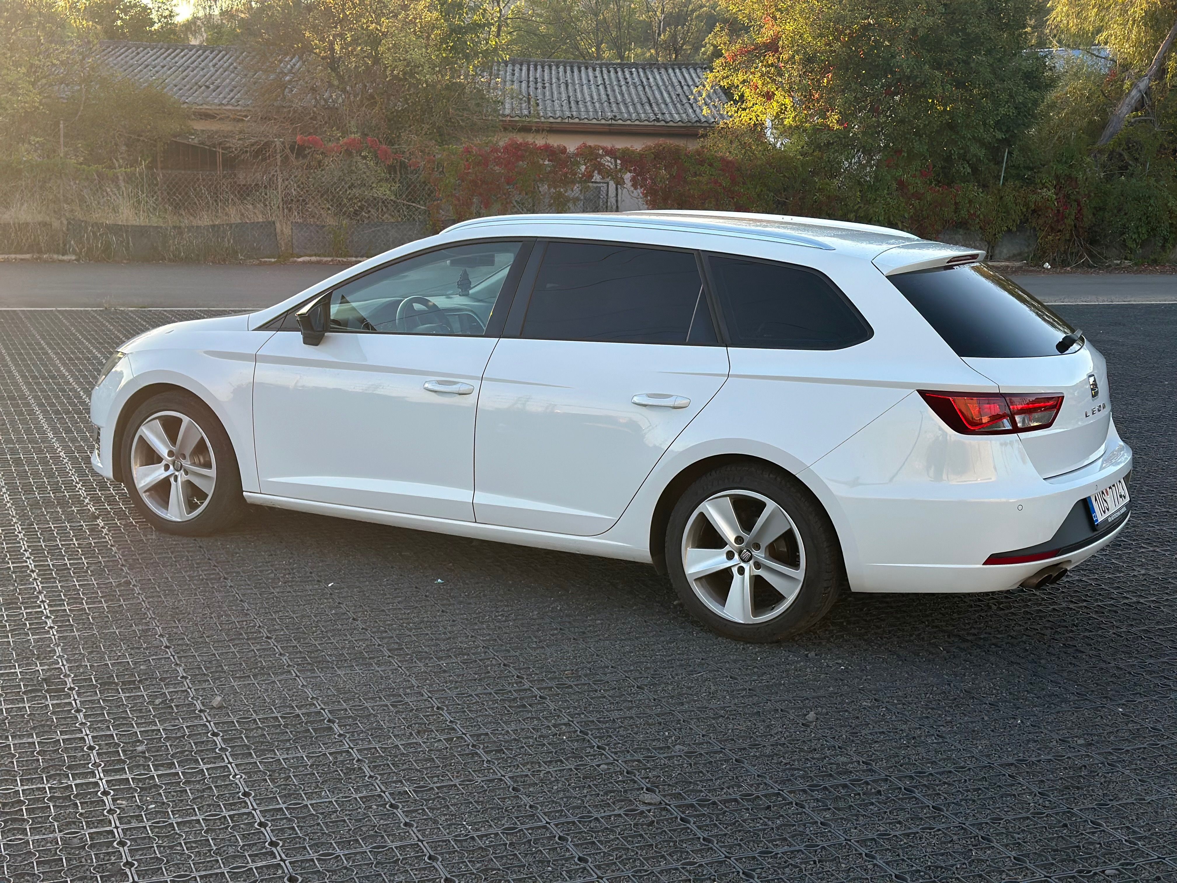 Seat Leon, SEAT Leon ST FR 2.0 TDI 110 kW - fotka 4