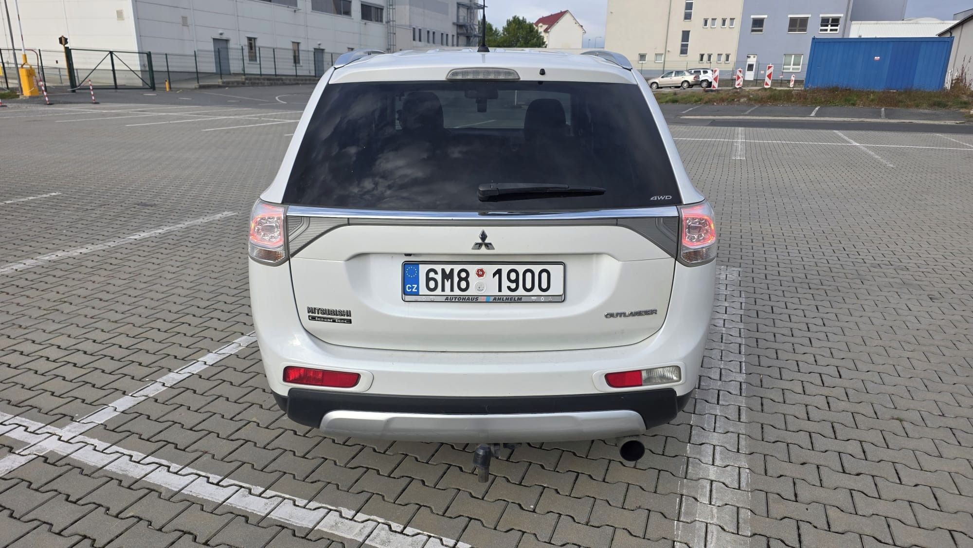 Mitsubishi Outlander, 7 MÍST - fotka 3
