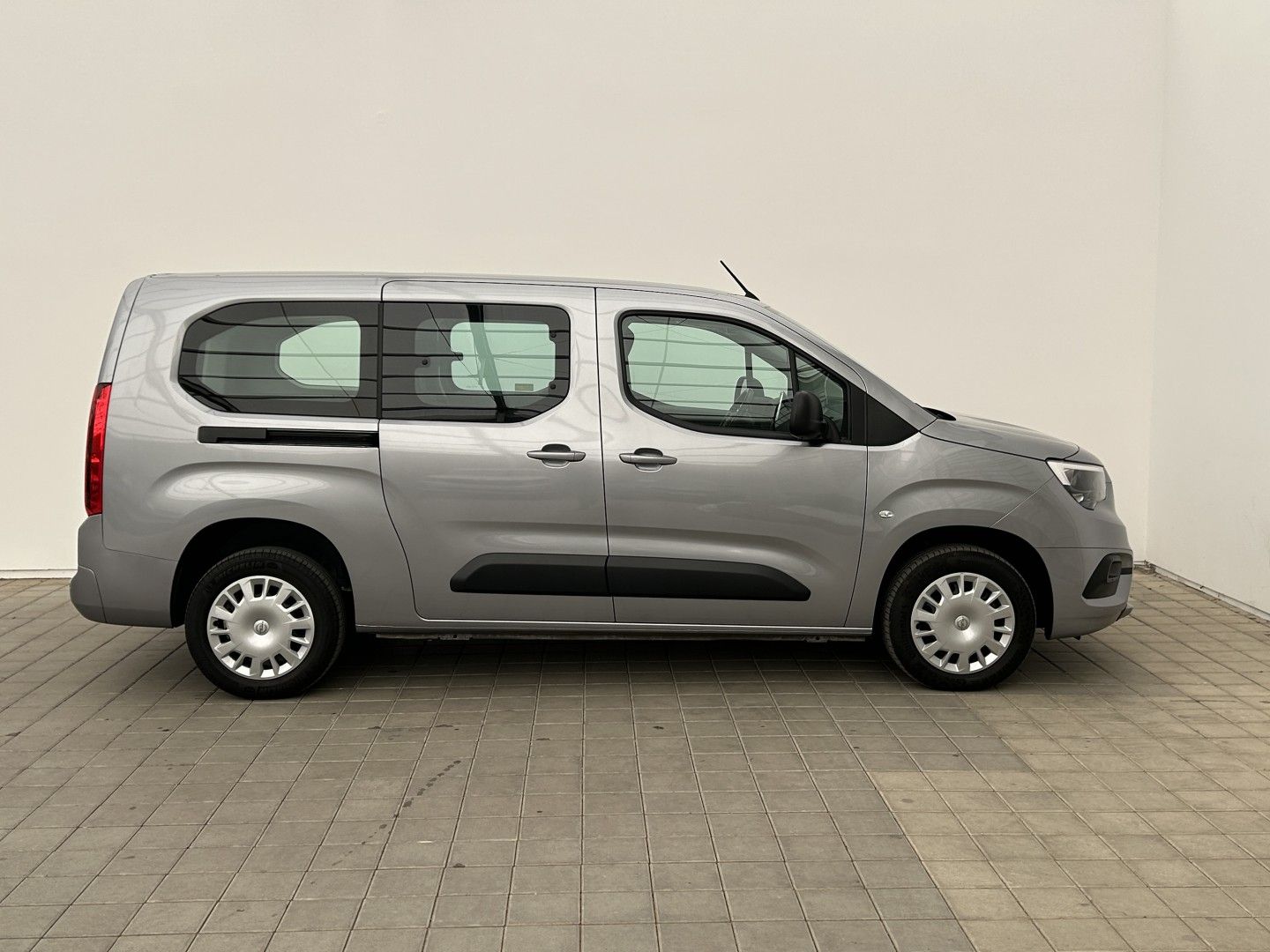 Opel Combo, 1.2Turbo 81kW Life L2H1 - fotka 6