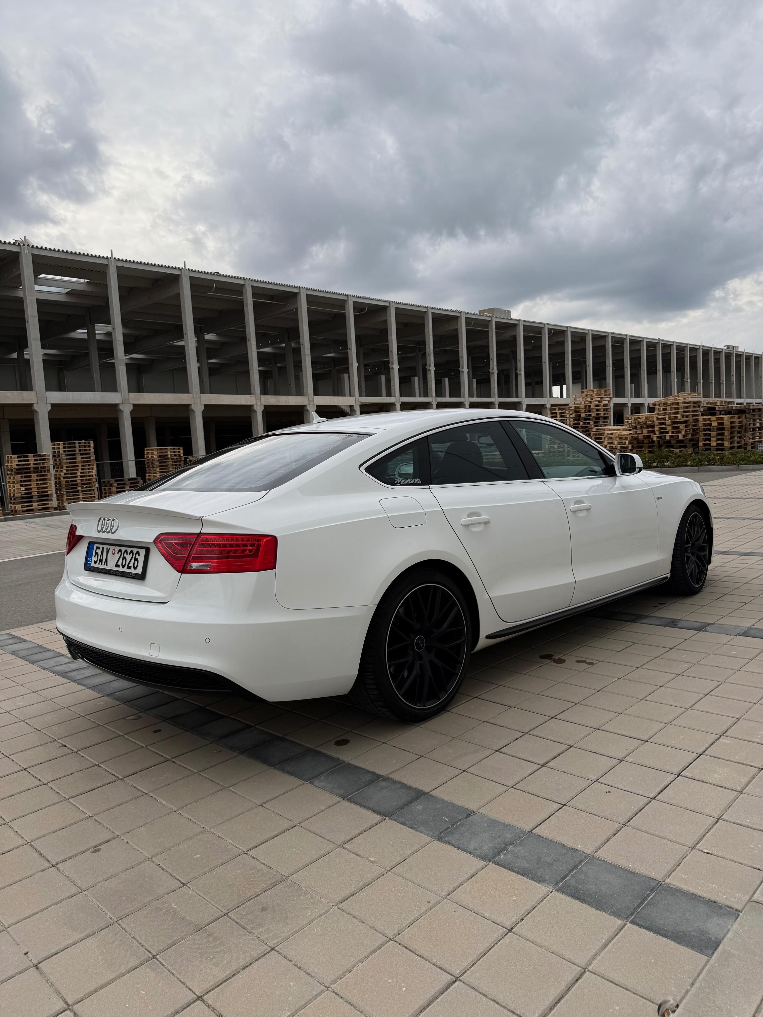Audi A5, 2.0 TDI 140kw S-line 2 majitel - fotka 4