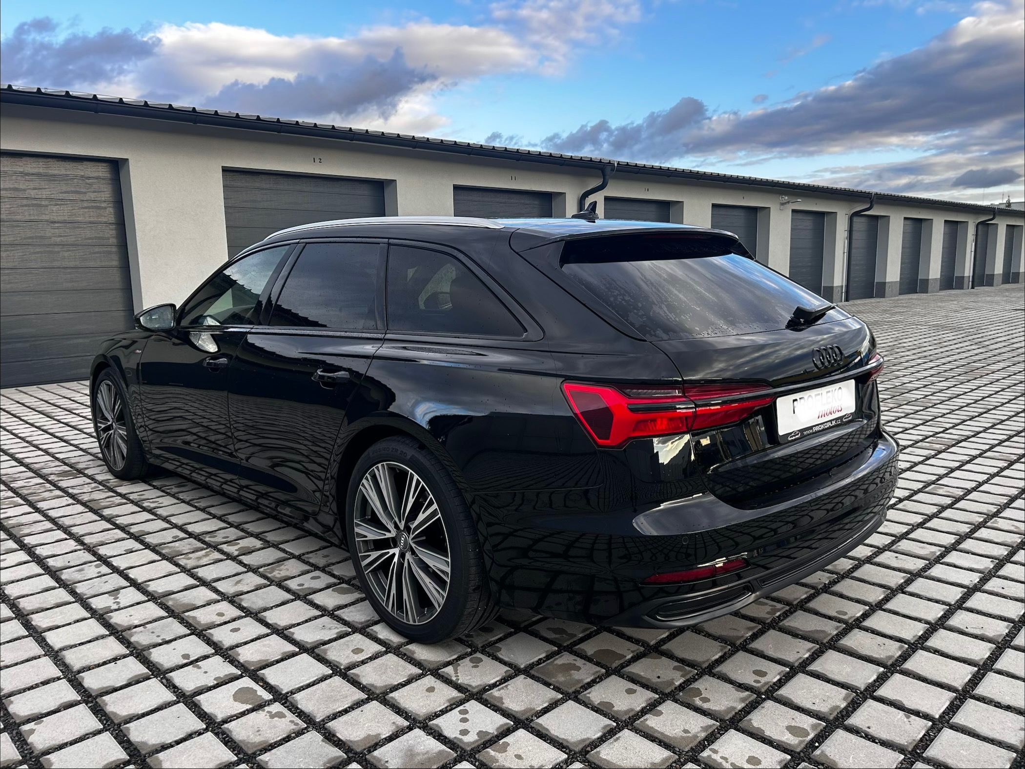 Audi A6, 3.0 TDi quattro S-line, vzduch - fotka 4