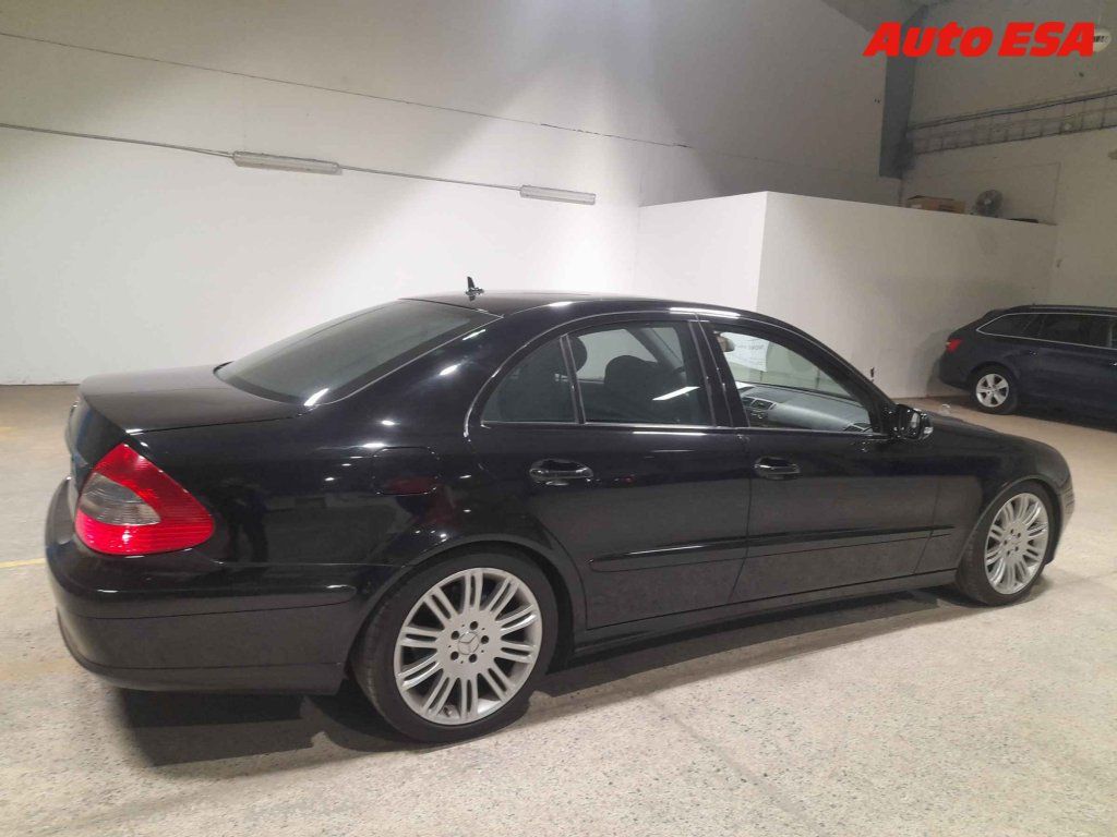 Mercedes-Benz Třídy E, 2.2 CDi - fotka 2