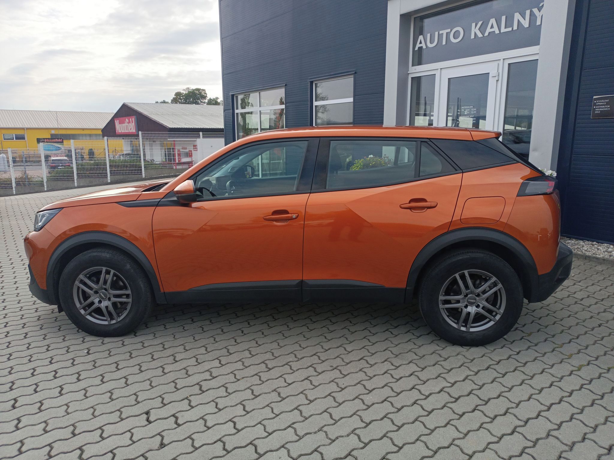 Peugeot 2008, Active PureTech 100 S&S MAN6 - fotka 3