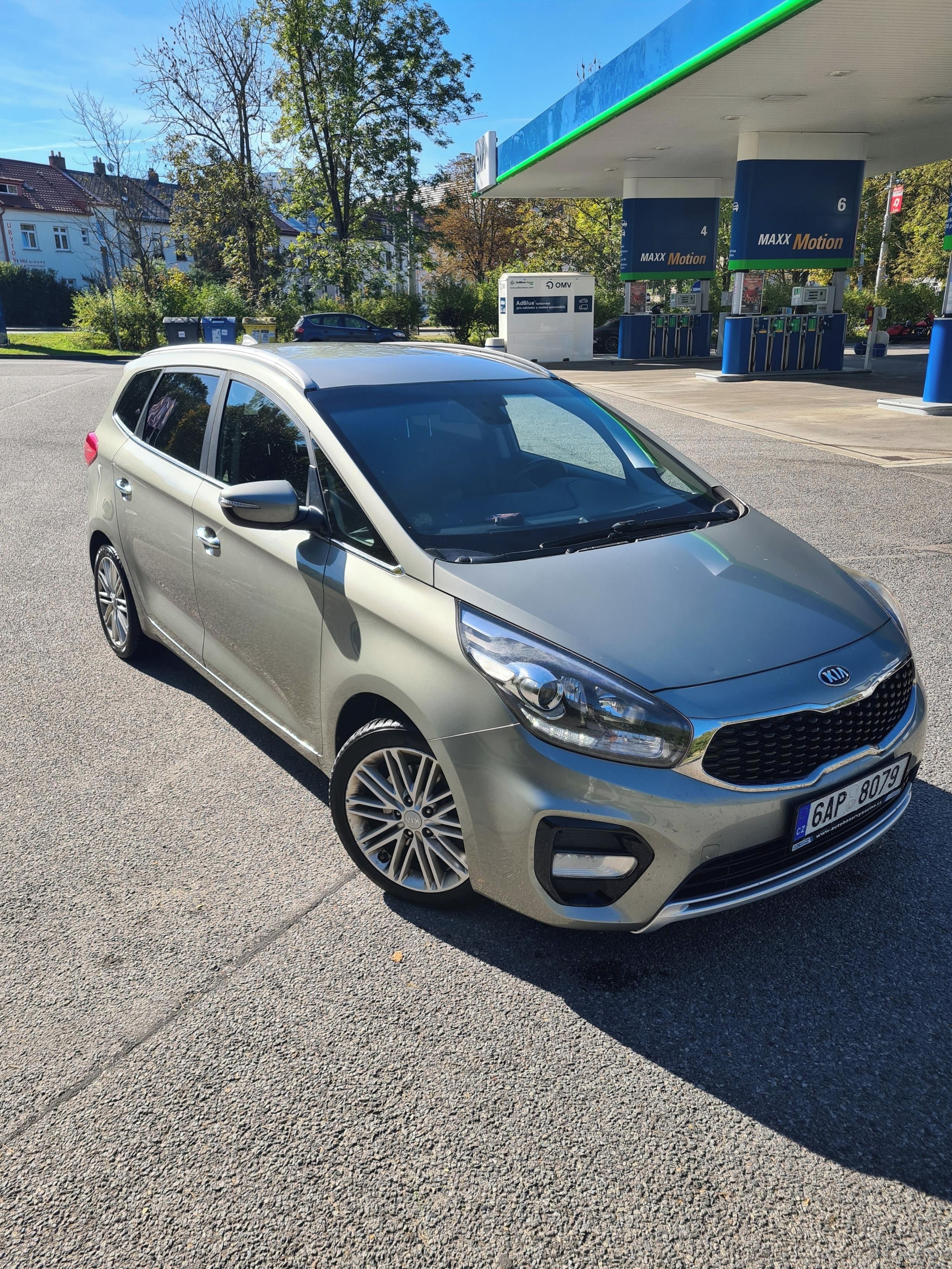 Kia Carens, 7 - míst, tažné, nová STK