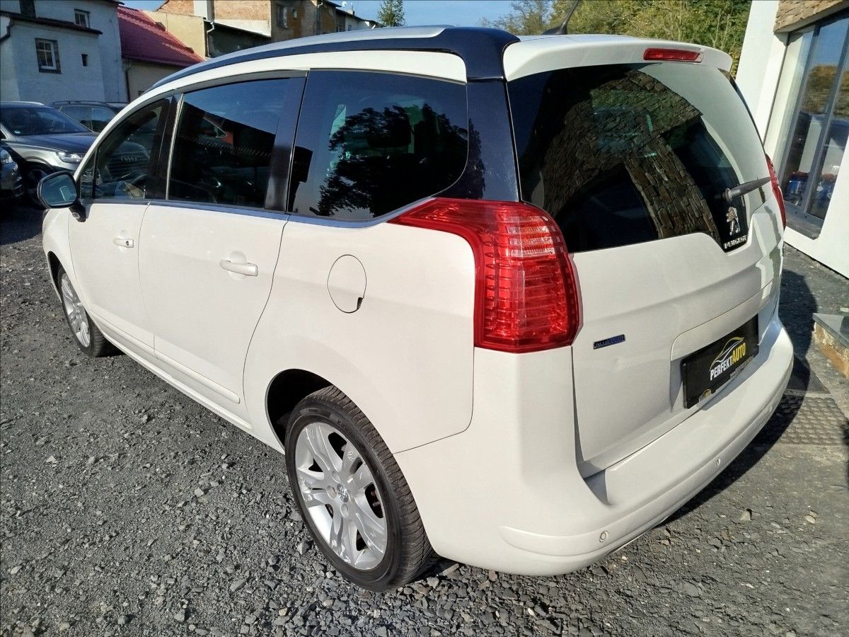 Peugeot 5008, 1,6 HDi 88 kW, 7-MÍST, AUTOMAT - fotka 4