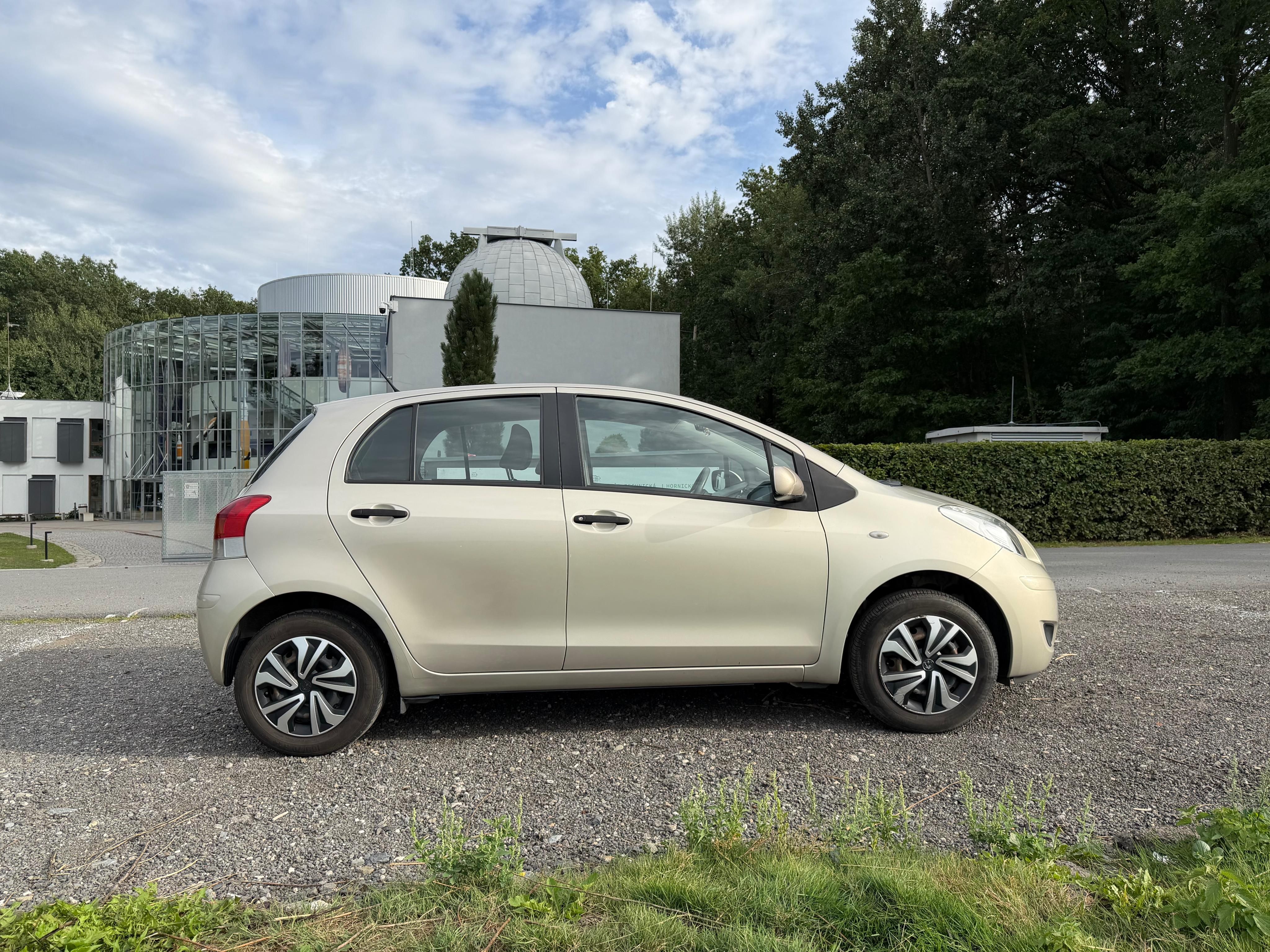 Toyota Yaris, 1.0i 2009 51kw 139tis km - fotka 5