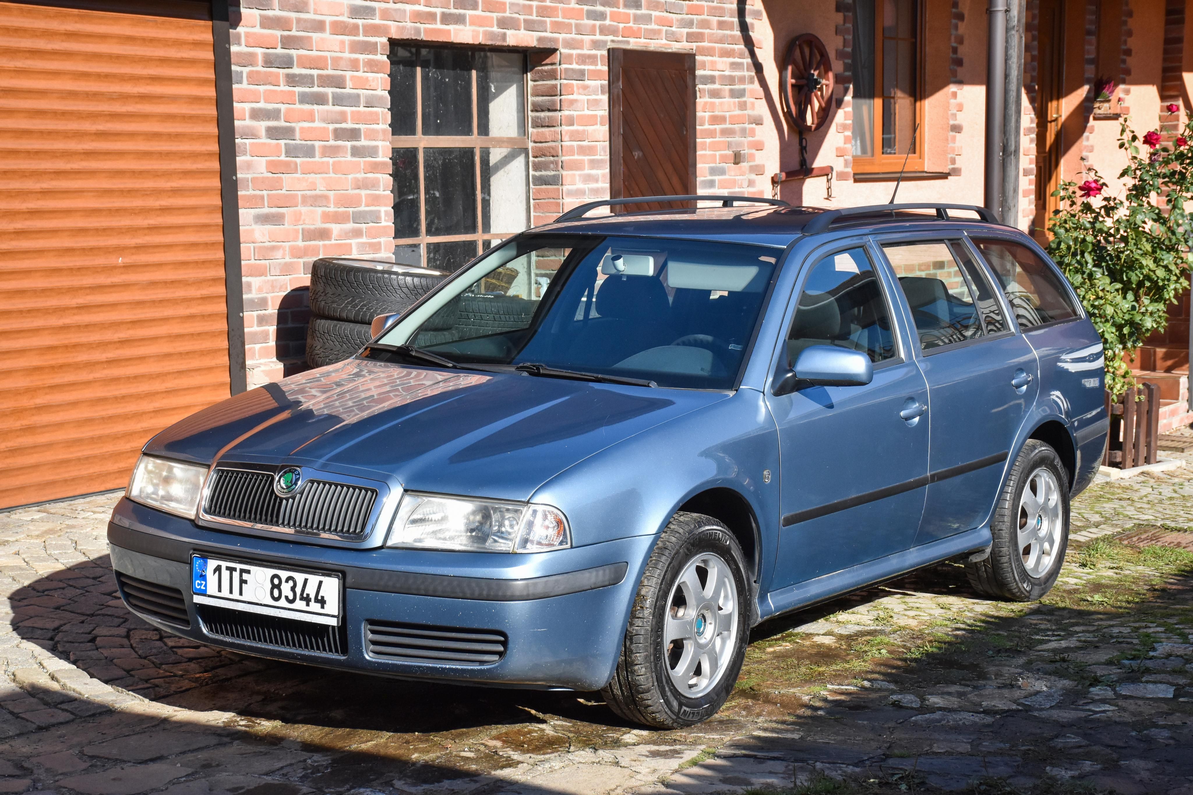 Škoda Octavia, 1.6 MPI Tour climatronic