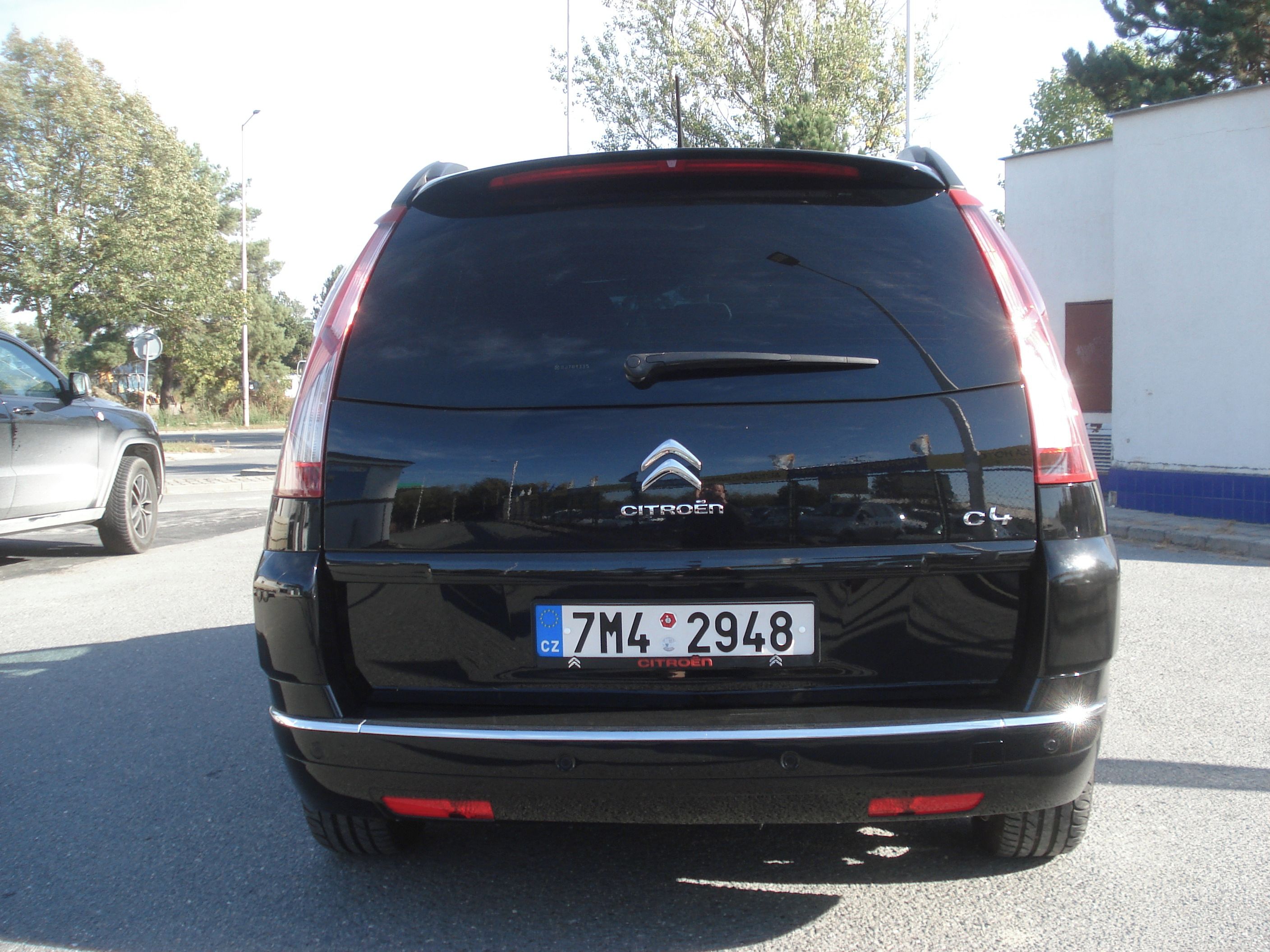 Citroën C4 Picasso, 2.0 HDi 7 MIST EXKLUSIVE - fotka 3