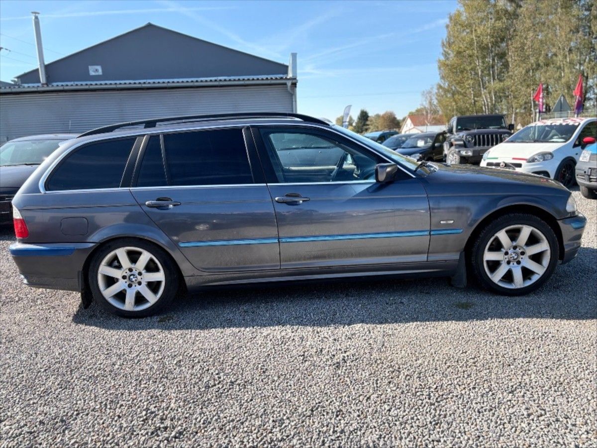 BMW Řada 3, 3,0 330XD COMBI  4x4 - fotka 5