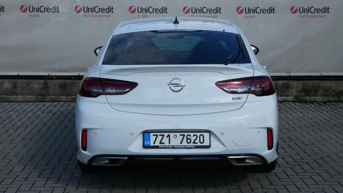 Opel Insignia, 2,0 T 4x4 GSi - fotka 4
