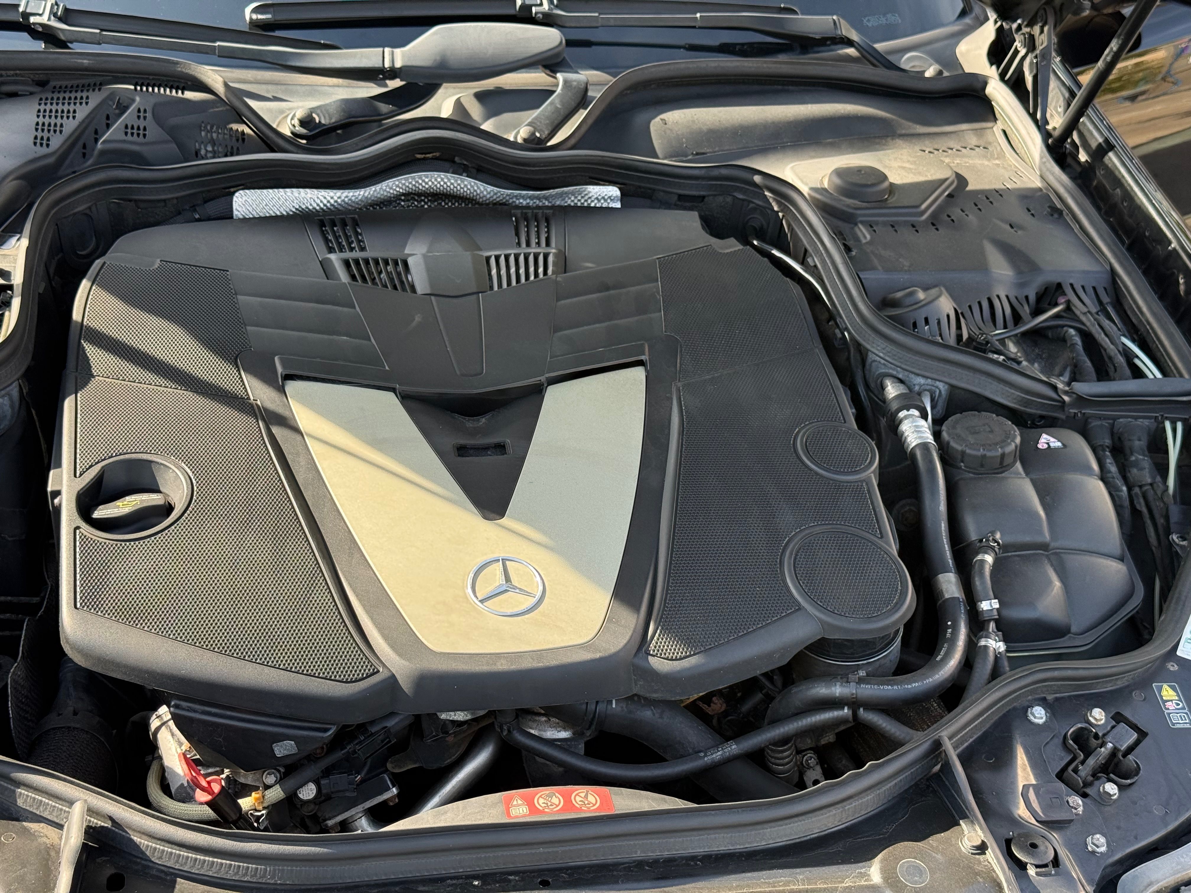 Mercedes-Benz Třídy E, Mercedes-Benz E 320 CDI 4MATIC - fotka 5
