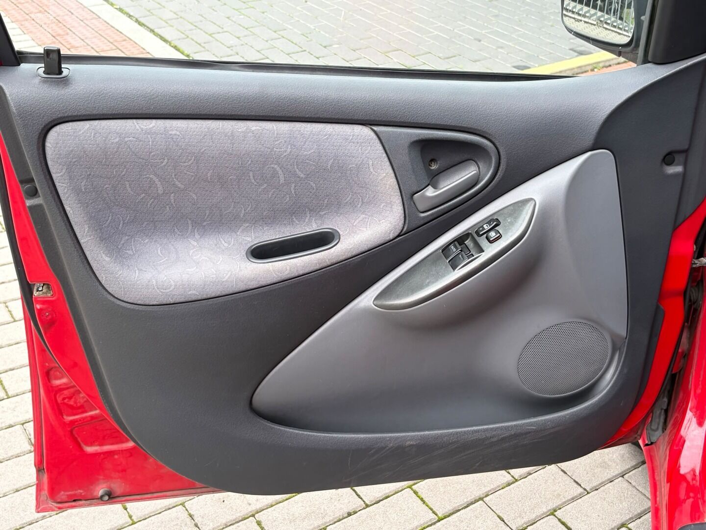 Toyota Yaris, 1.0 Terra - fotka 5