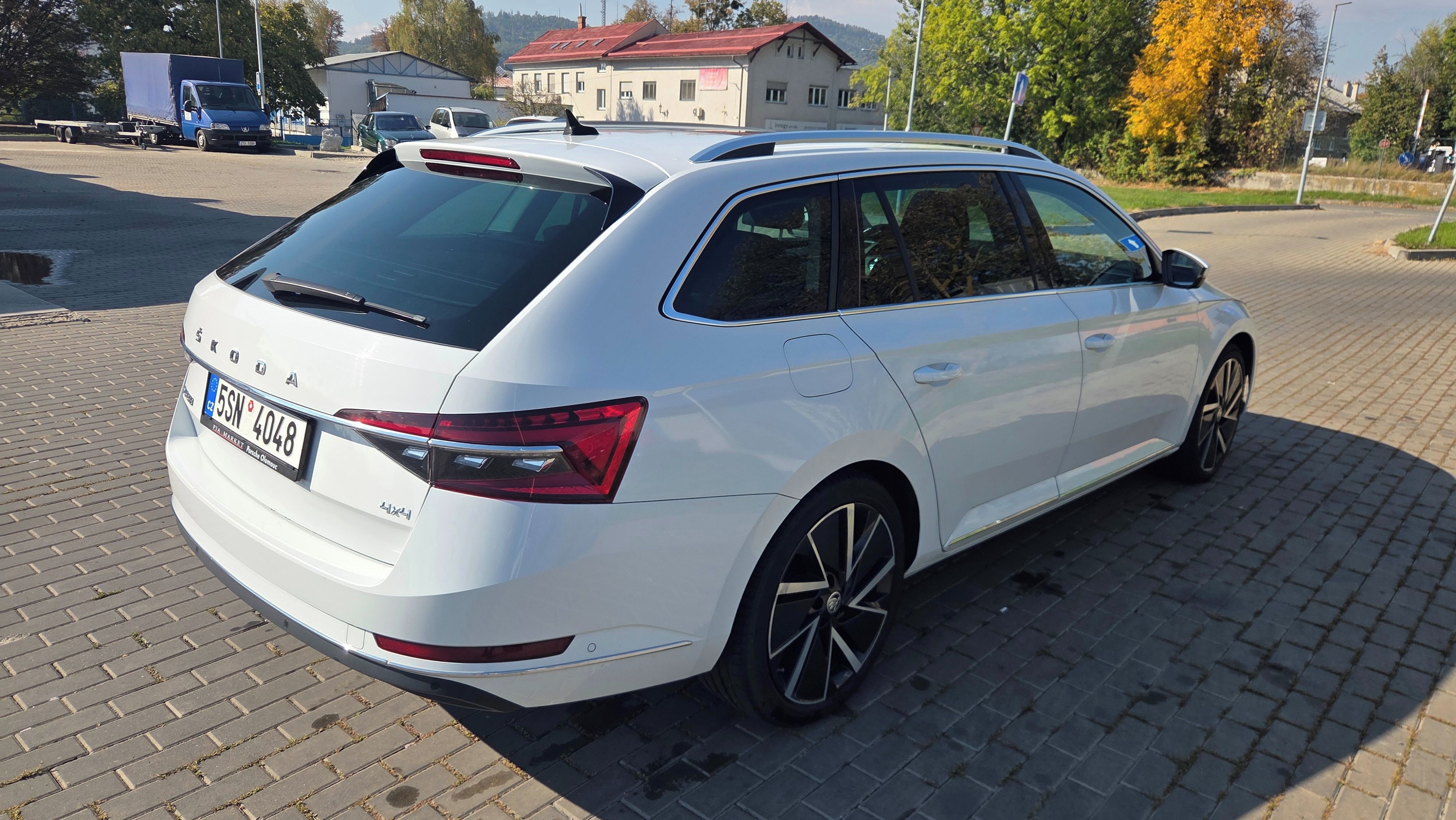 Škoda Superb, 2.0 TDI 147kw Style Business - fotka 4