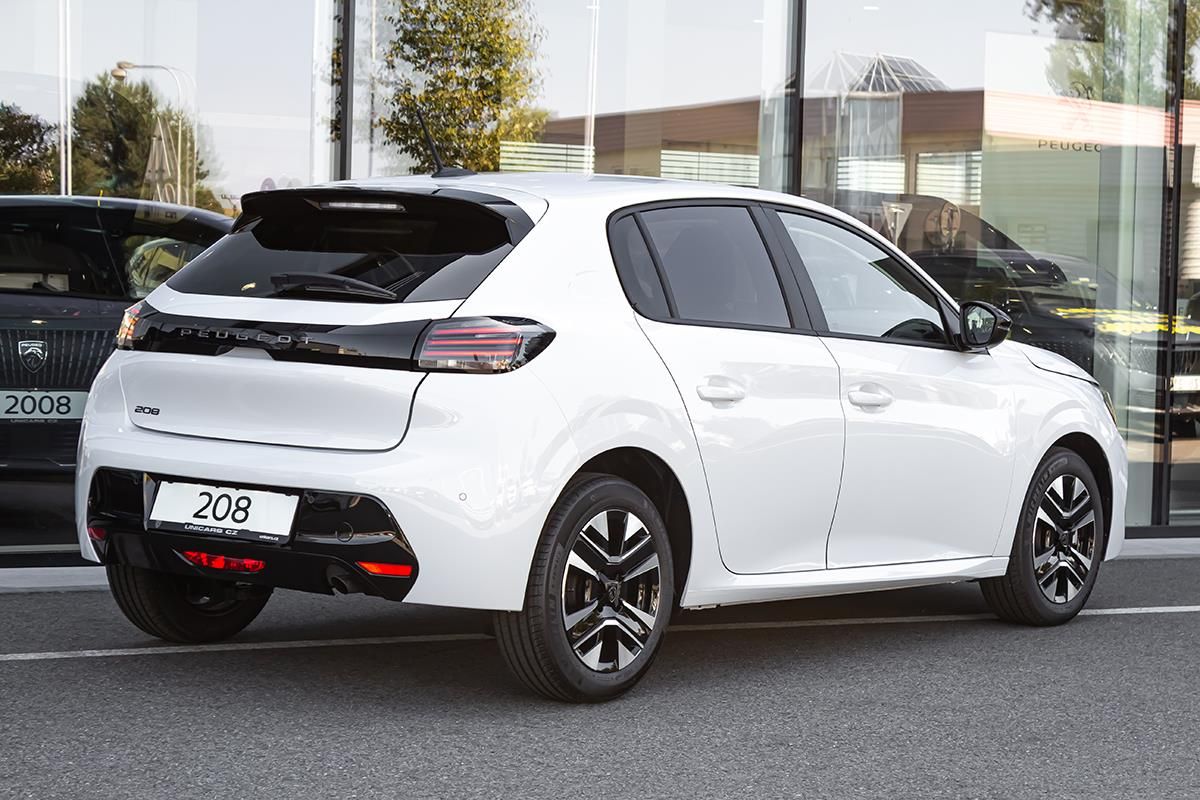 Peugeot 208, 1,2 Hybrid 110 e-DCS6  STYLE - fotka 5