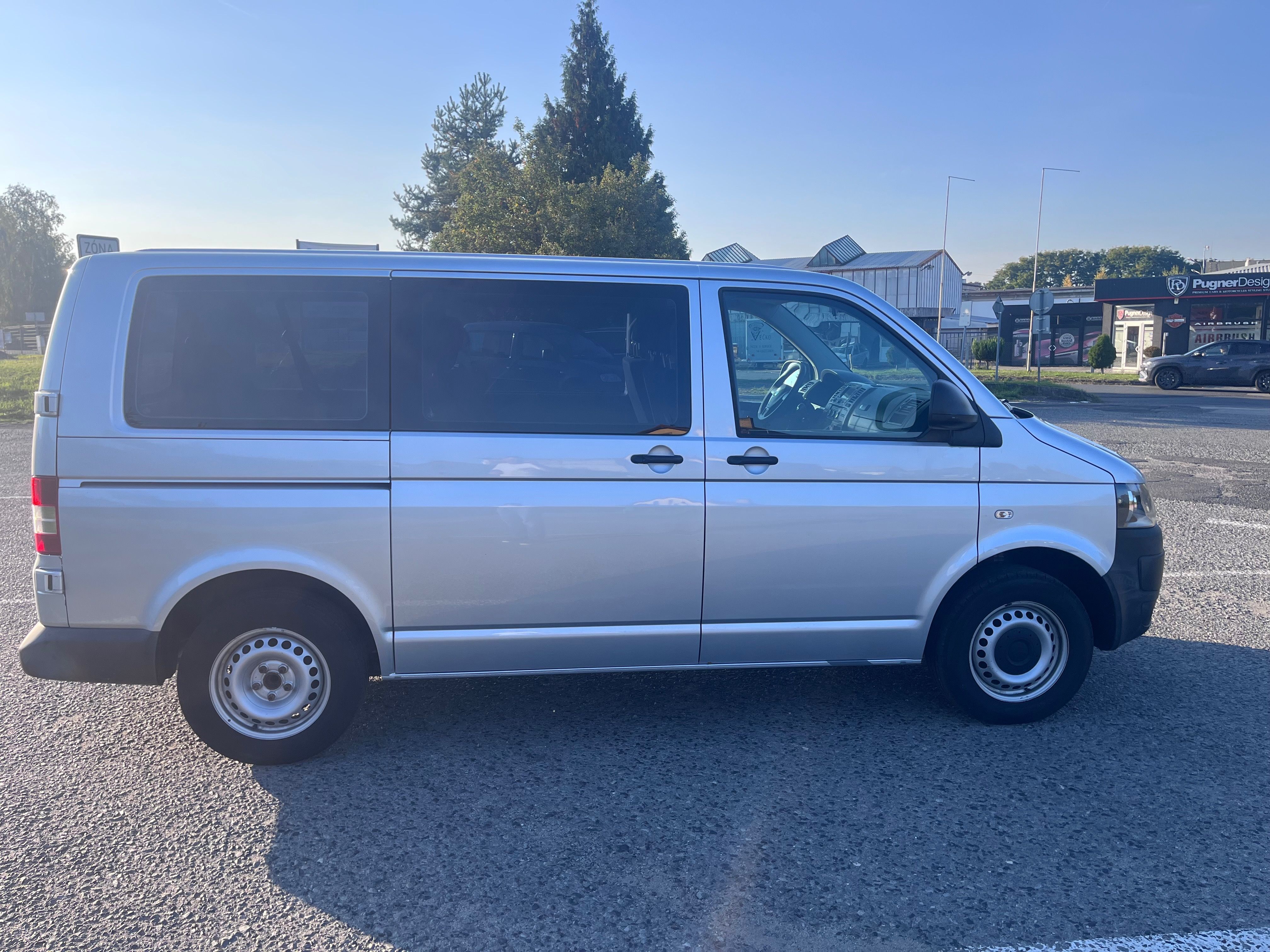 Volkswagen Caravelle, 202 000- rozvody, nový startér - fotka 4
