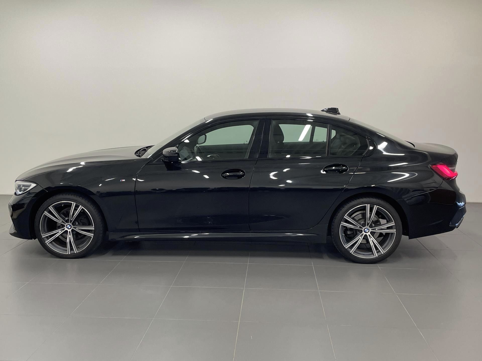 BMW Řada 3, BMW 320d xDrive, Mpaket - fotka 2