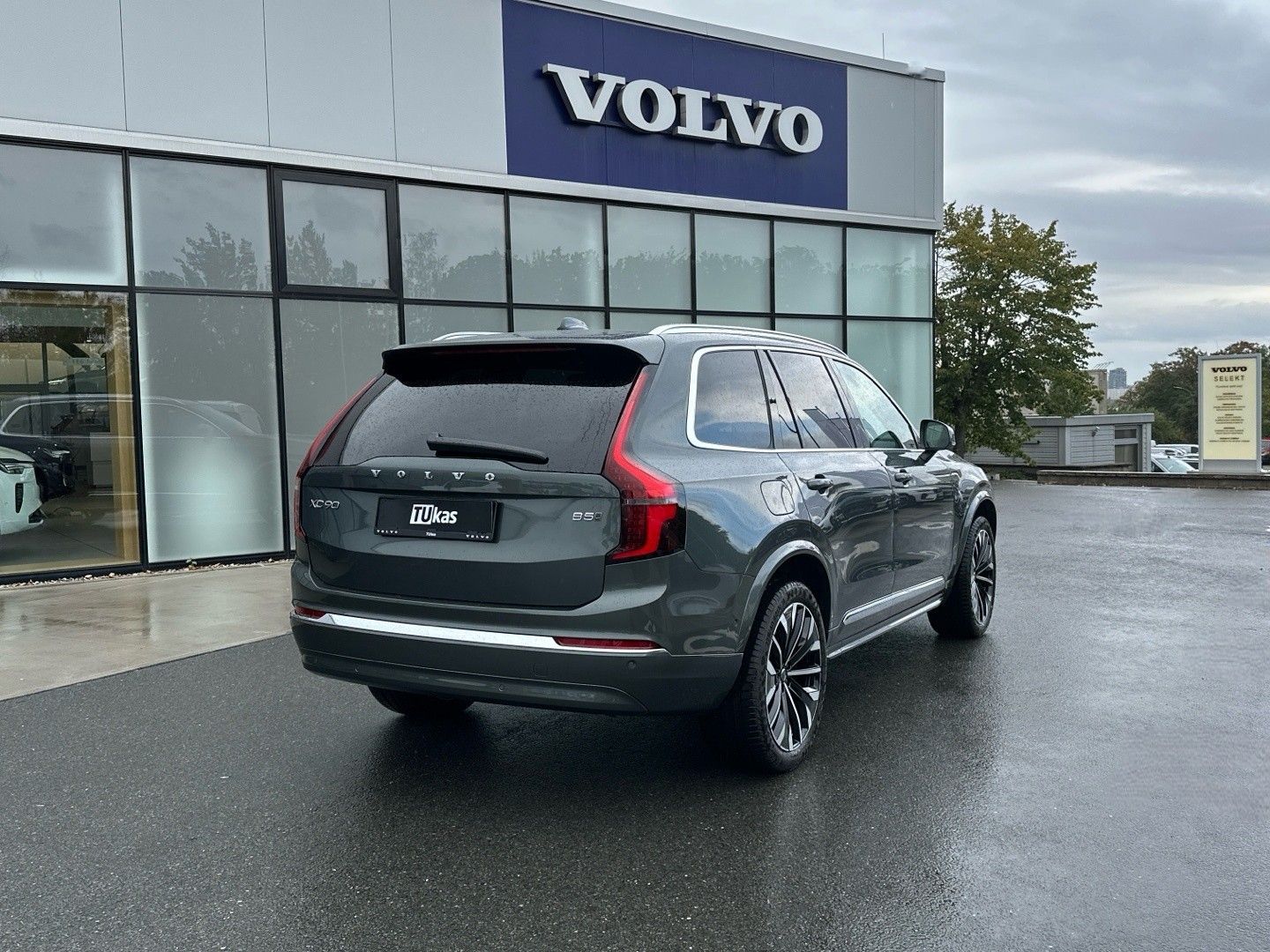 Volvo XC90, 2.0B5 184kW 4x4  PLUS BRIGHT - fotka 6