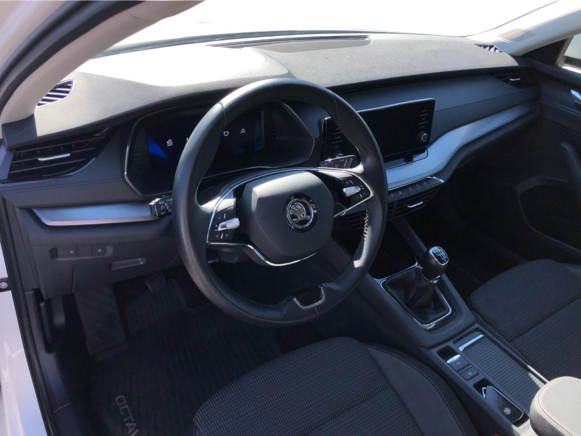 Škoda Octavia, 2.0 TDI Ambition - fotka 5