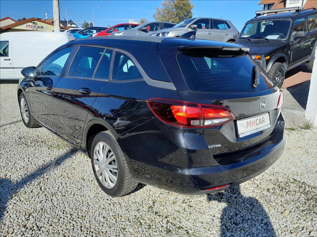 Opel Astra, 1,6 CDTi 81kW - fotka 5