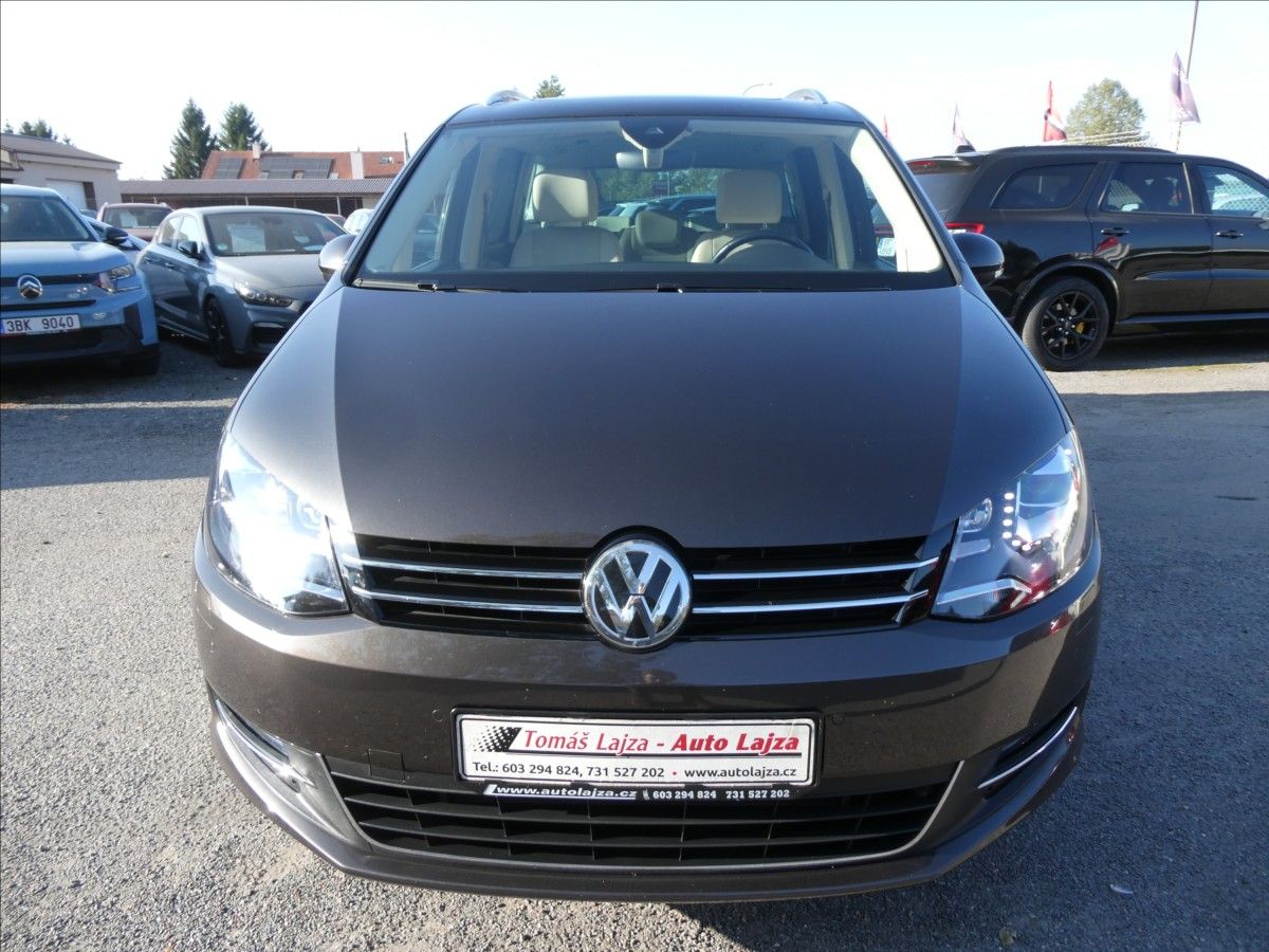 Volkswagen Sharan, 2,0 TDi HIGHLINE,7.MÍST,1.MAJ. - fotka 2