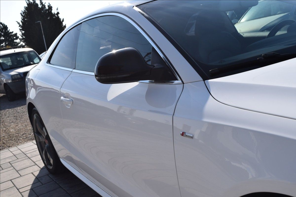 Audi A5, 3,0 TDI 176kw S-LINE ALU SERVI - fotka 5