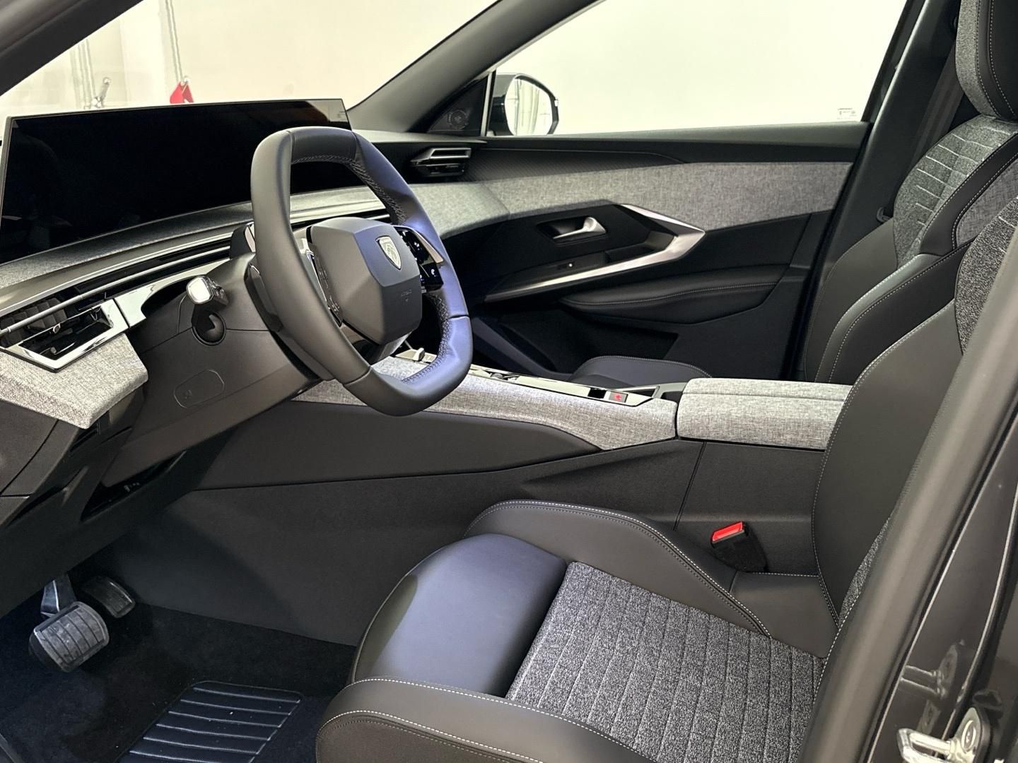 Peugeot 5008, Business Hybrid 145 e-DCS6 - fotka 6